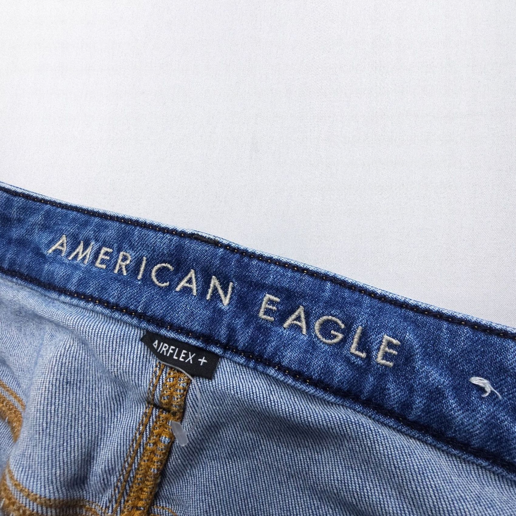 American Eagle Outfitters American Eagle Outfitters Jeans Main Selling Point Slim 32x34 Blue Denim 5-Pocket Mens Regular Leather Logo? Size US 32 / EU 48 - 6 Thumbnail