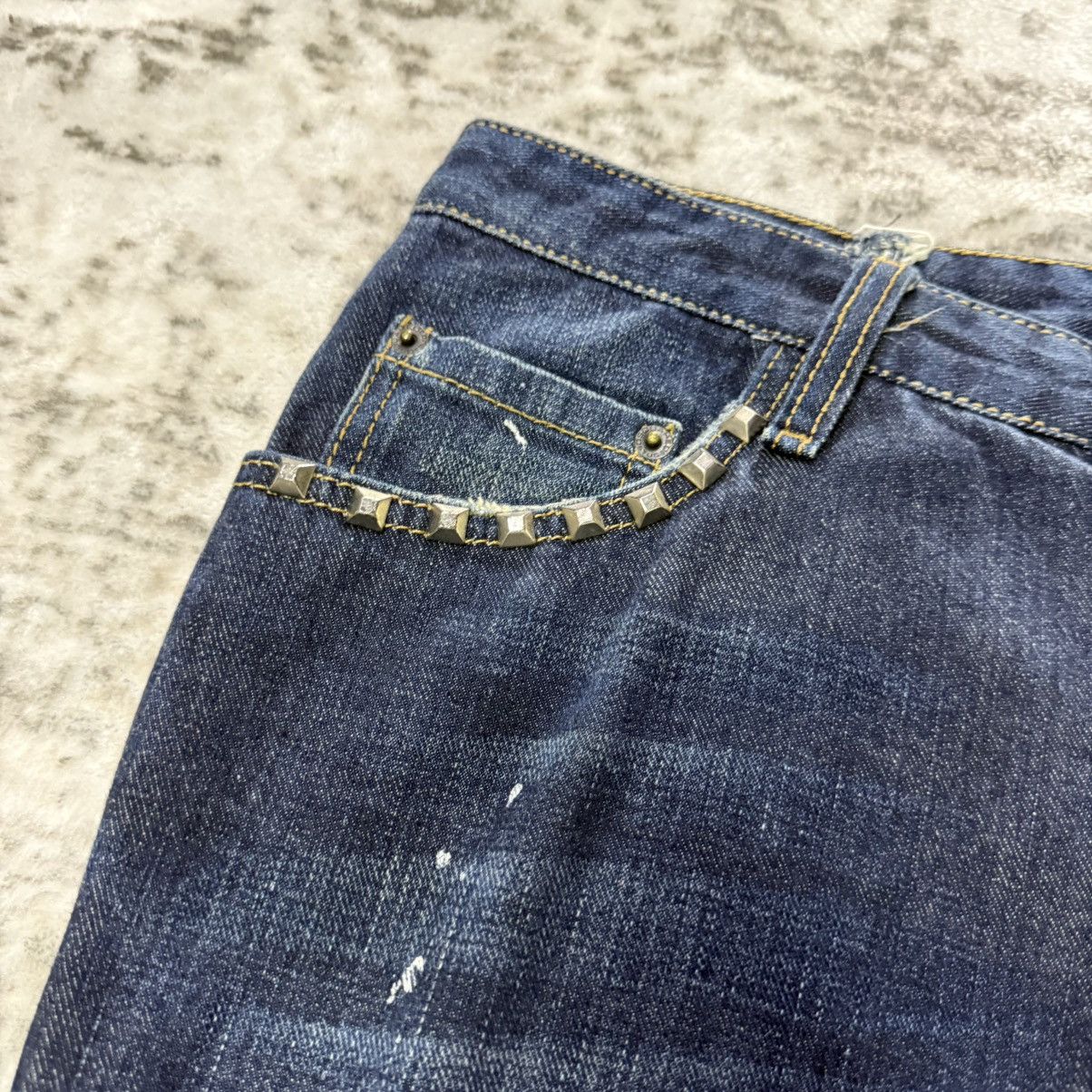 Dsquared2 2000s Dsquared2 Distressed Studded Carrot Cut Denim Pants Size US 30 / EU 46 - 8 Thumbnail