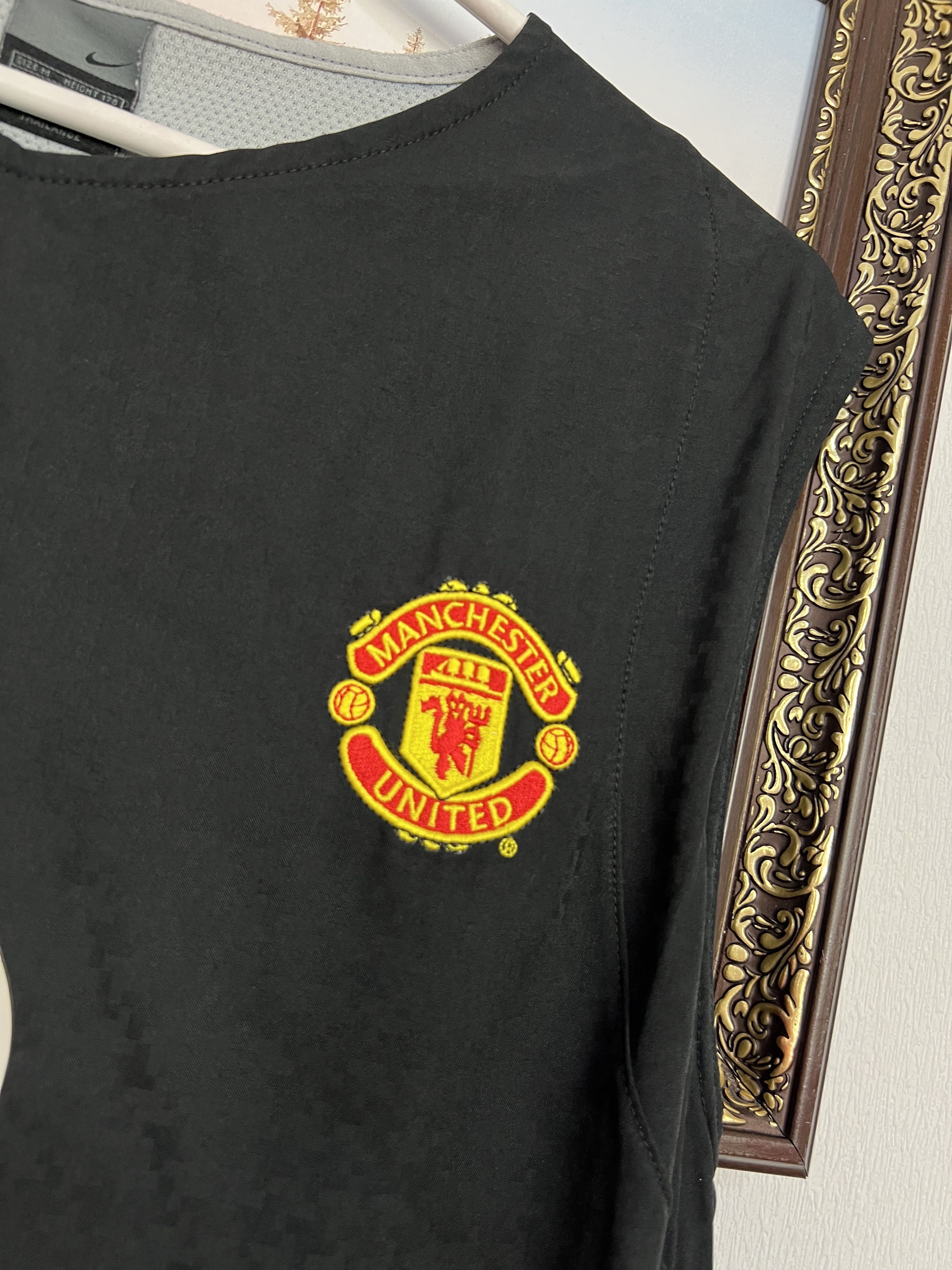 Nike Vintage Nike Manchester United Vodafone Train Vest Size US M / EU 48-50 / 2 - 4 Thumbnail