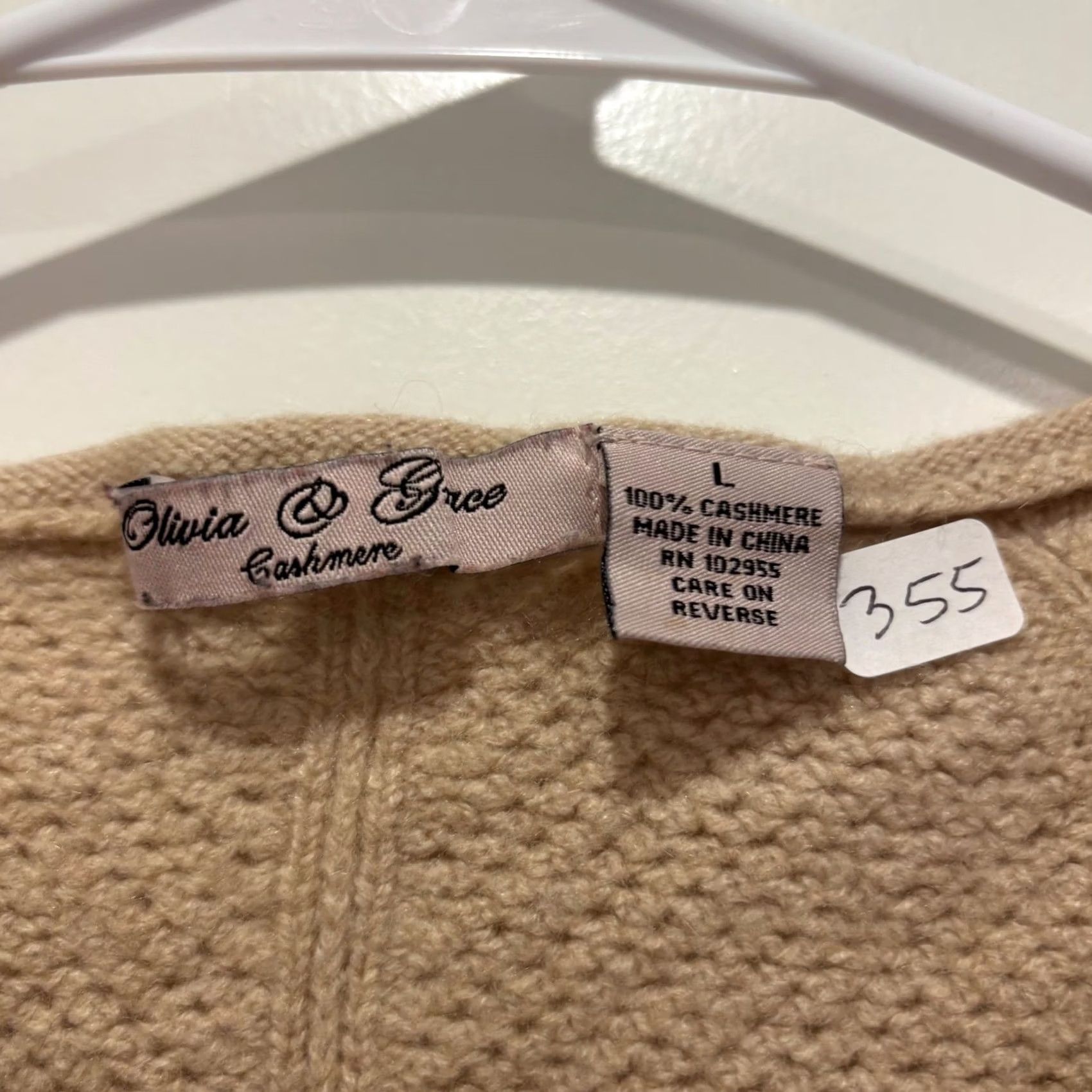 Vintage Olivia & Grace Cashmere Sweater L Tan Cable Knit Pullover Crew Neck Womens Slim Casual Dressy Beige 100% Cashmere Size L / US 10 / IT 46 - 2 Thumbnail