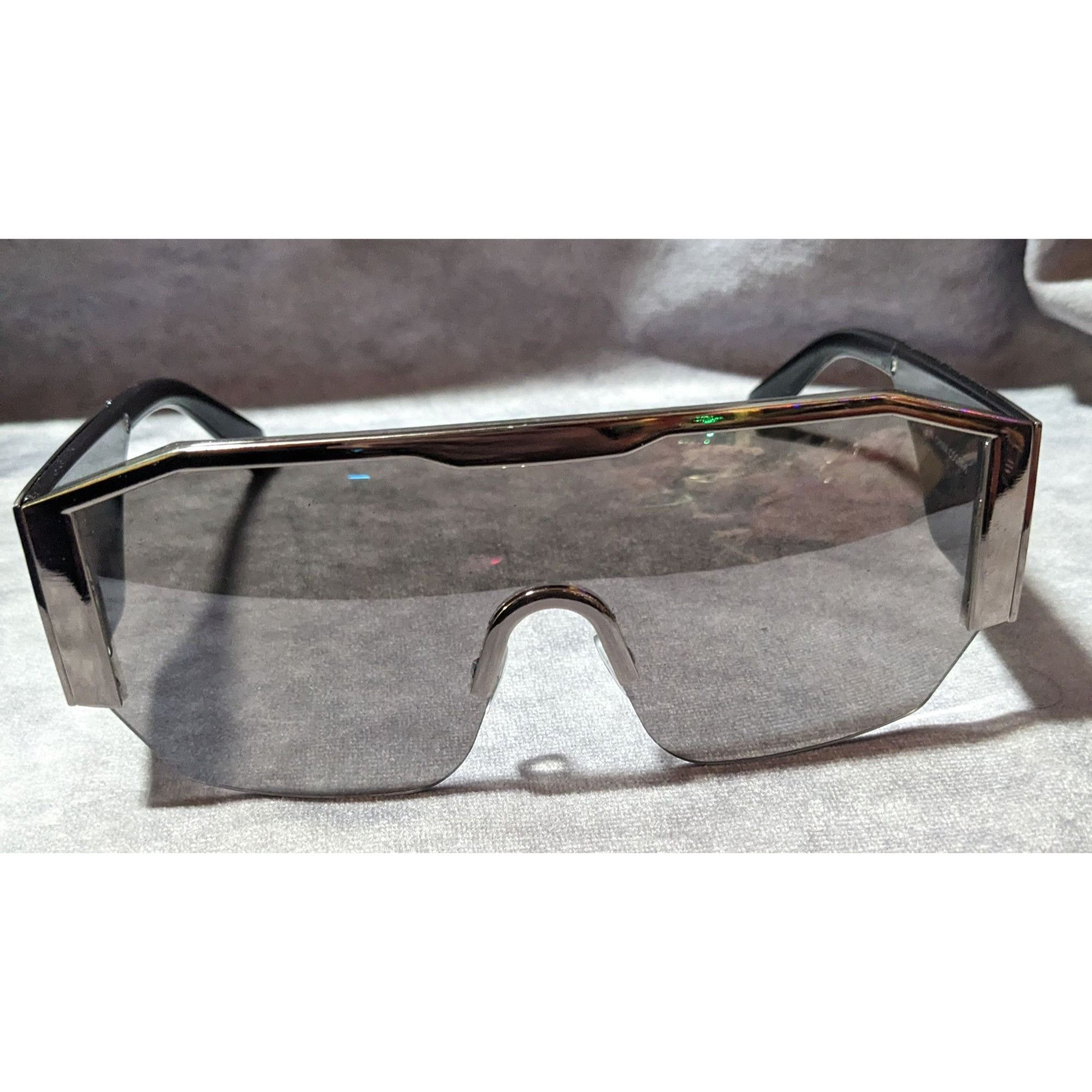 Other CG Futuristic Silver Tone Mirror Finish Flat Top Chunky Sung Size ONE SIZE - 1 Thumbnail