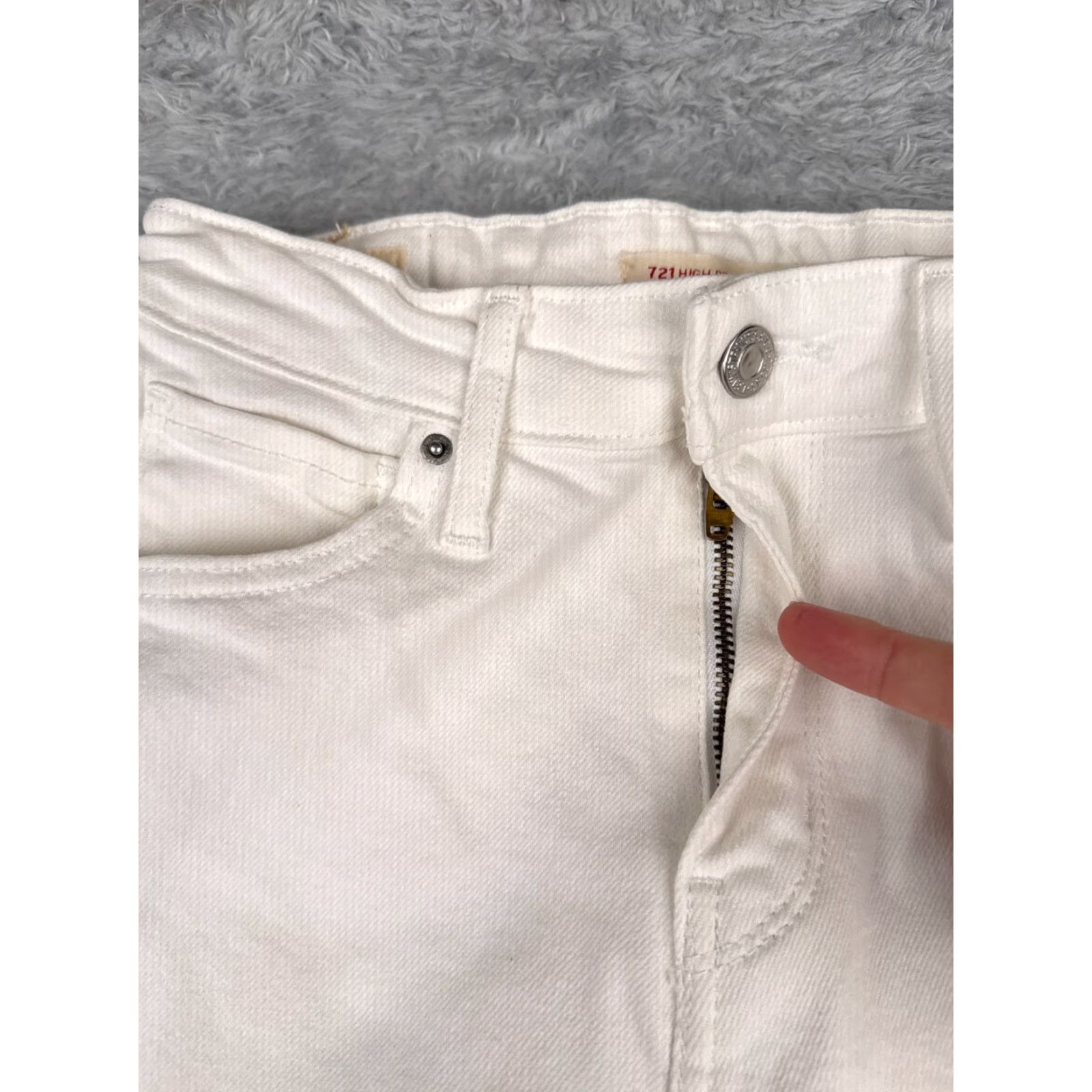 Levi's Levi's Jeans Women 26 White Denim Levi's 700 Series High Rise Skinny 26x30 Cotton Regular Denim Stretch Distressed 5-Pocket Solid Vintage No Size 26" / US 2 / IT 38 - 5 Thumbnail
