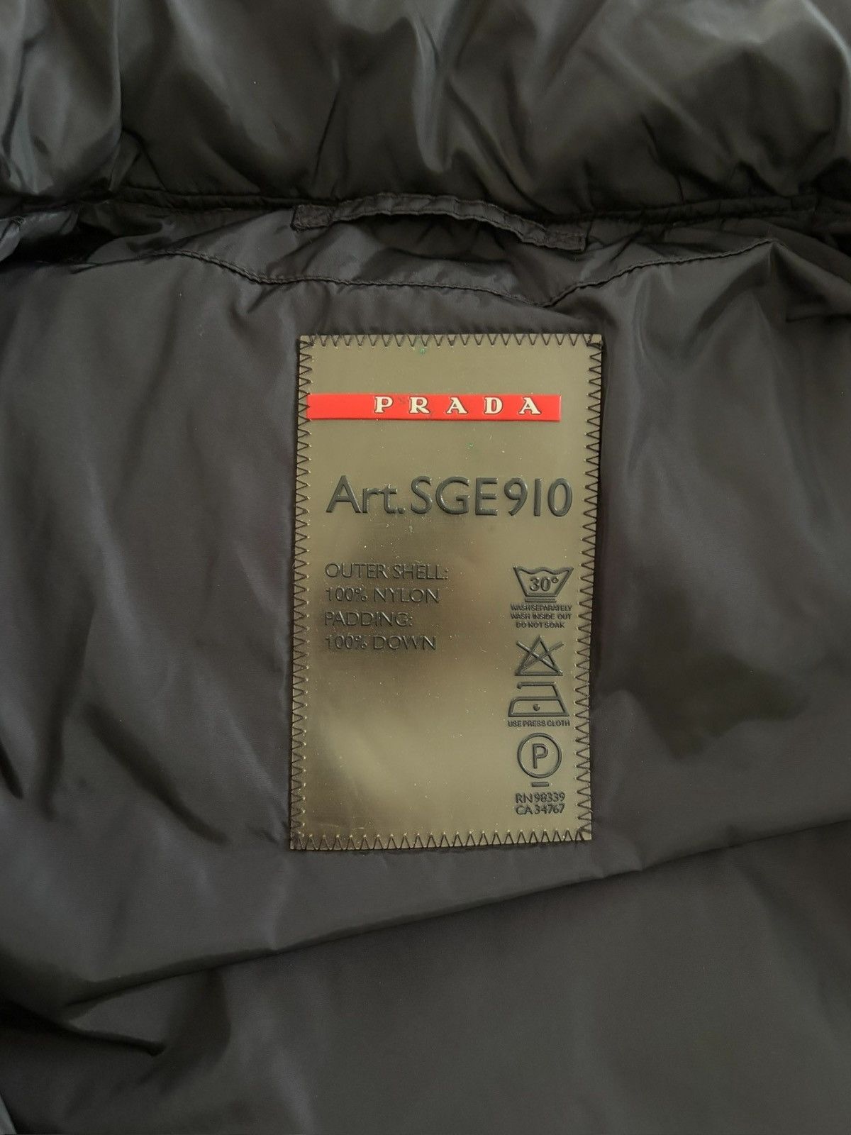 Prada Prada FW07 black puffer jacket Size US M / EU 48-50 / 2 - 4 Thumbnail