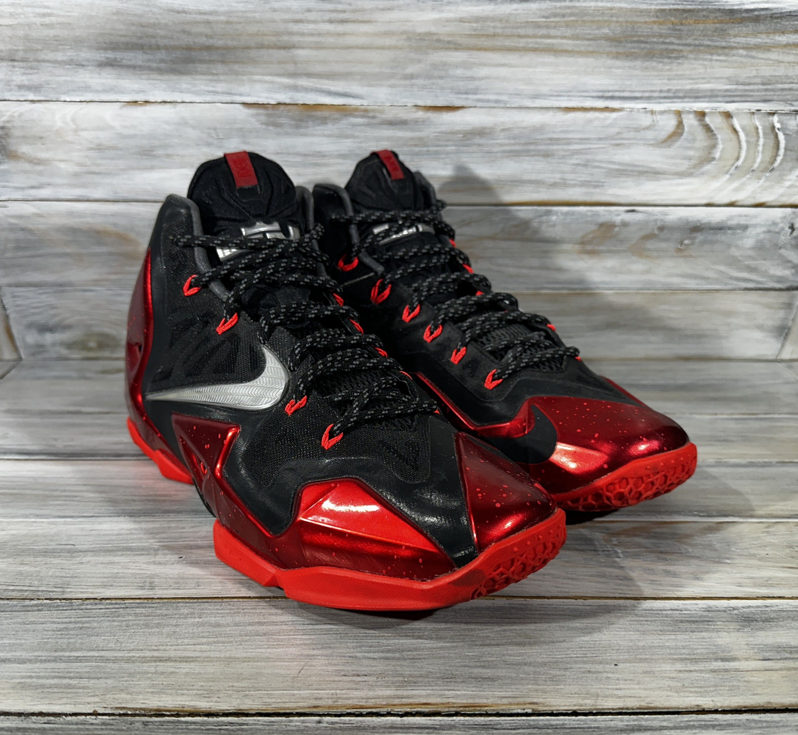 Nike Nike LeBron XI Away Miami Heat Sneakers Red Black Basketball Size US 9.5 / EU 42-43 - 14 Thumbnail