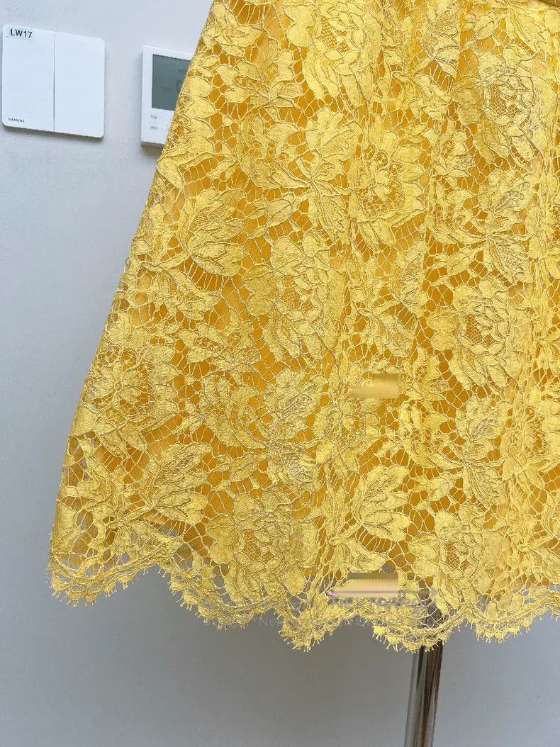 Valentino Valentino Skirt Size S / US 4 / IT 40 - 3 Thumbnail