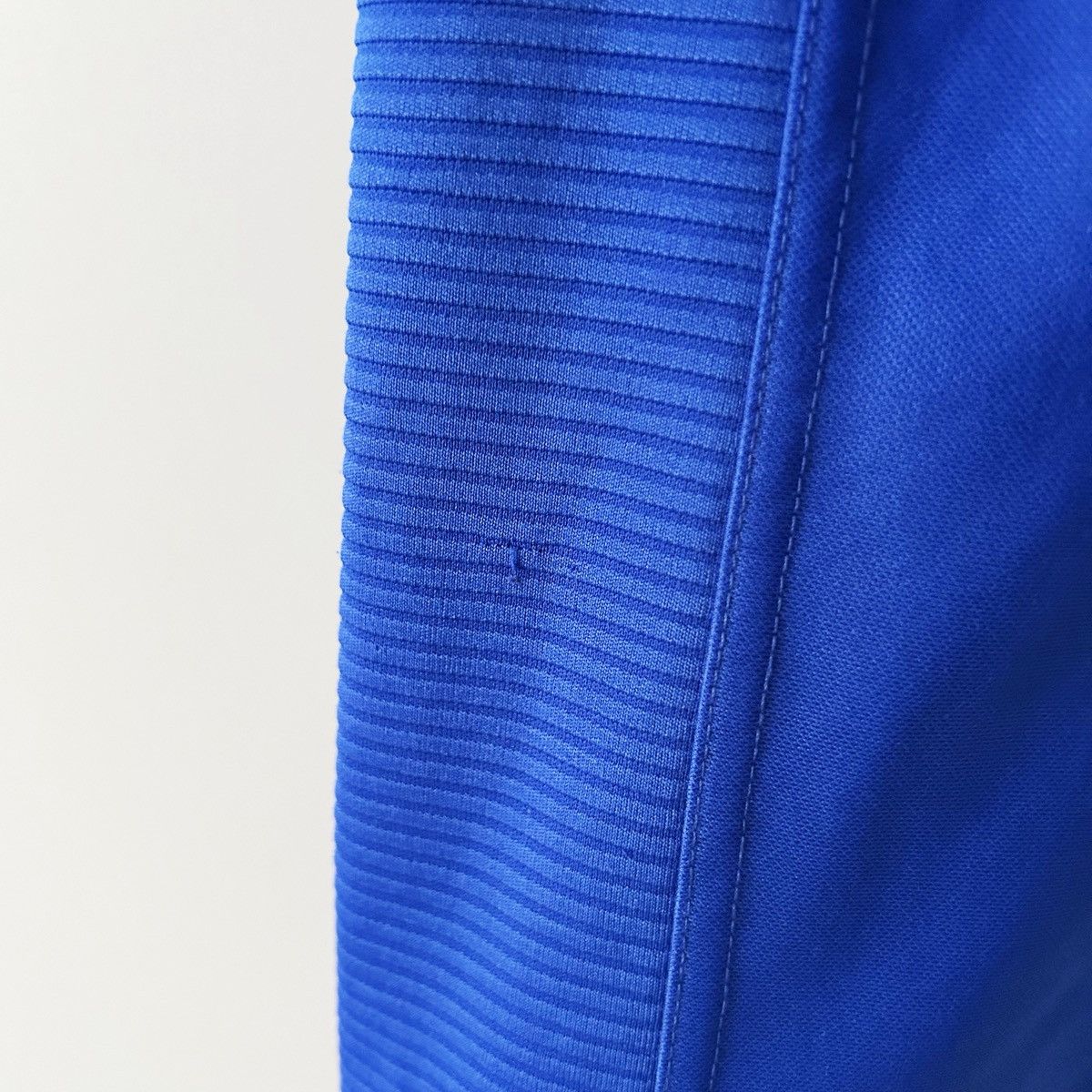 Umbro Everton jersey 1999 2000 umbro home Size US XL / EU 56 / 4 - 6 Thumbnail