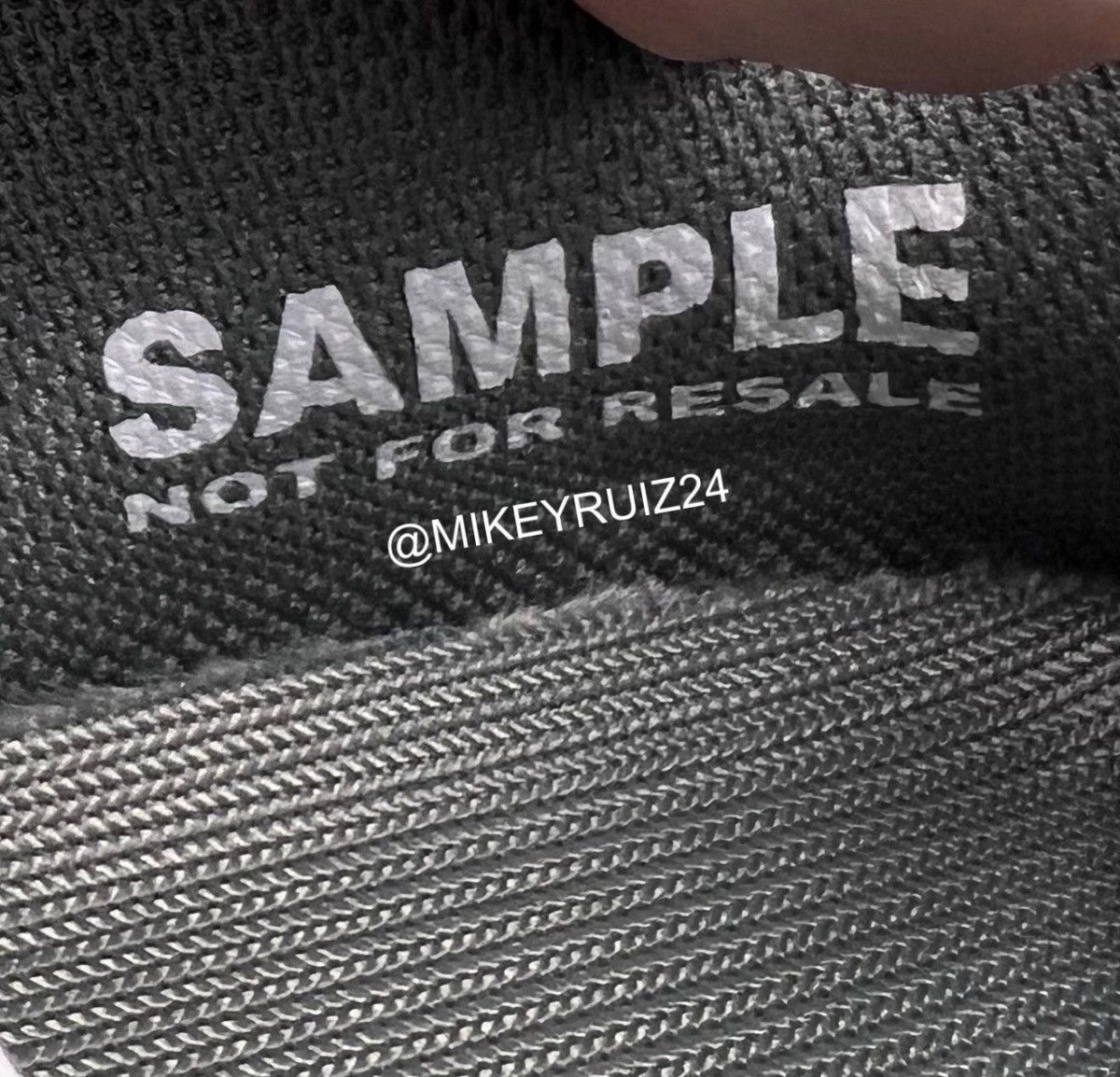 Yeezy Yeezy 500 Sample Size US 9 / EU 42 - 7 Thumbnail