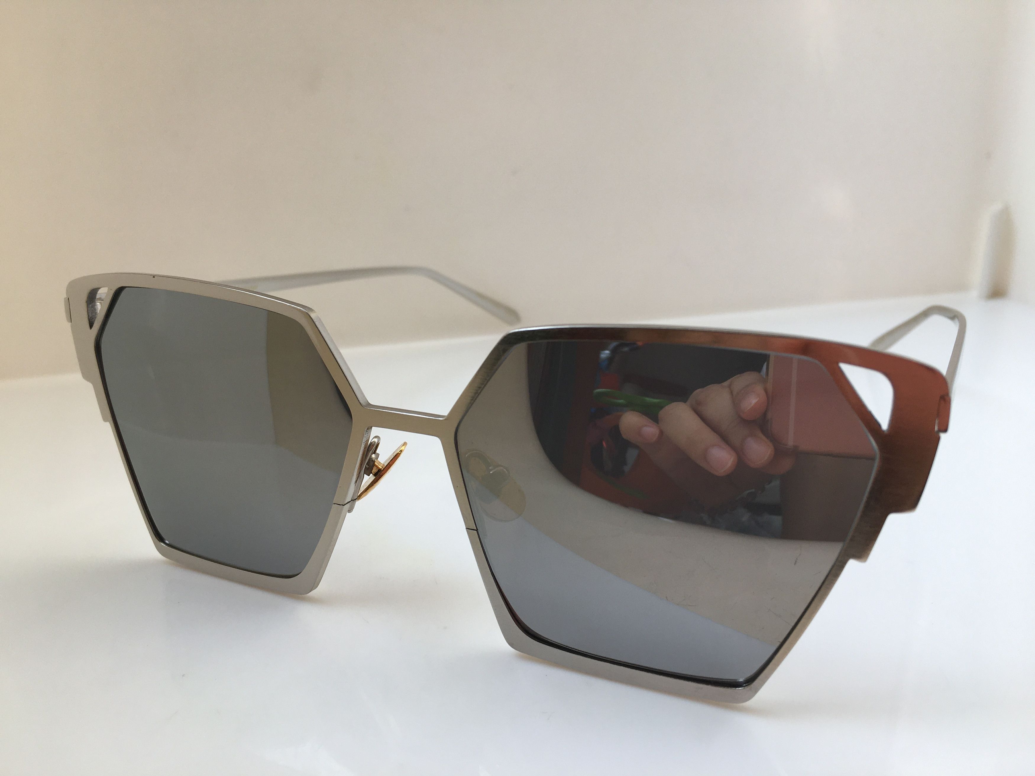Gentle Monster Cat Eye Gentle Monster Diva Girls Sunglasses Frame Size ONE SIZE - 5 Thumbnail