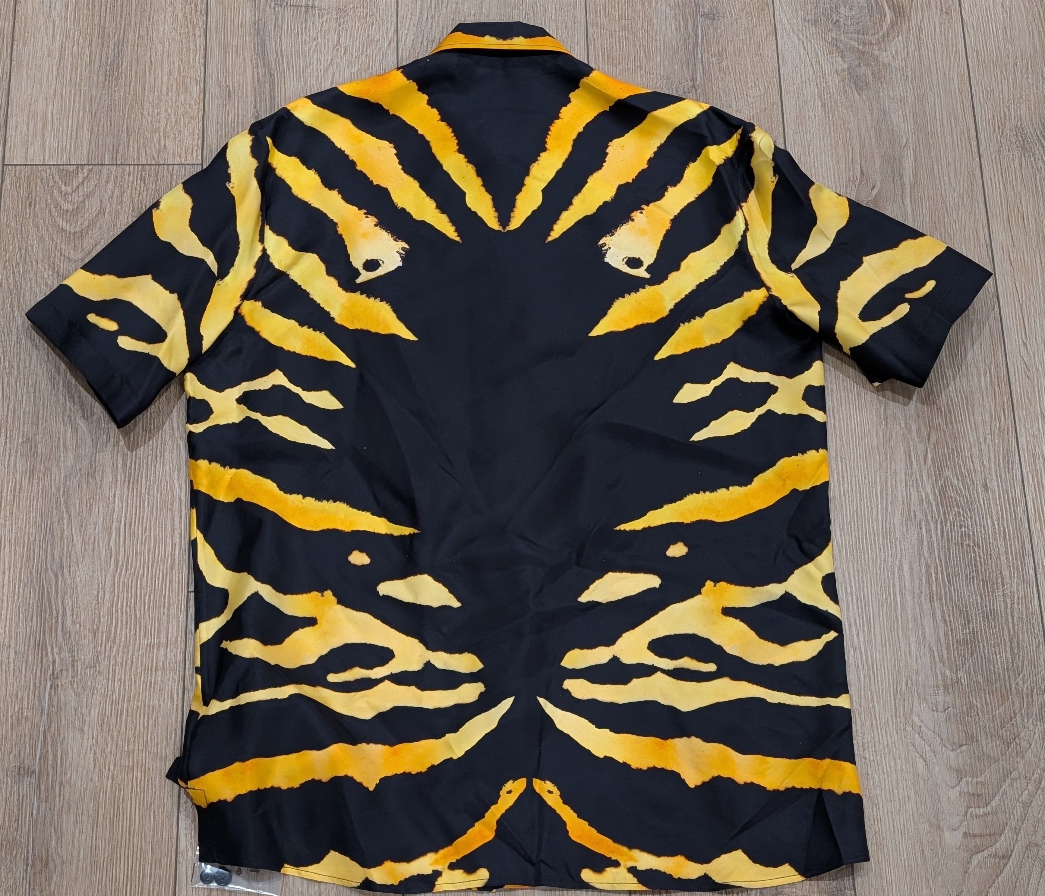 Burberry BURBERRY Tiger Print Silk Button Up Shirt Orange Small Size US S / EU 44-46 / 1 - 4 Thumbnail
