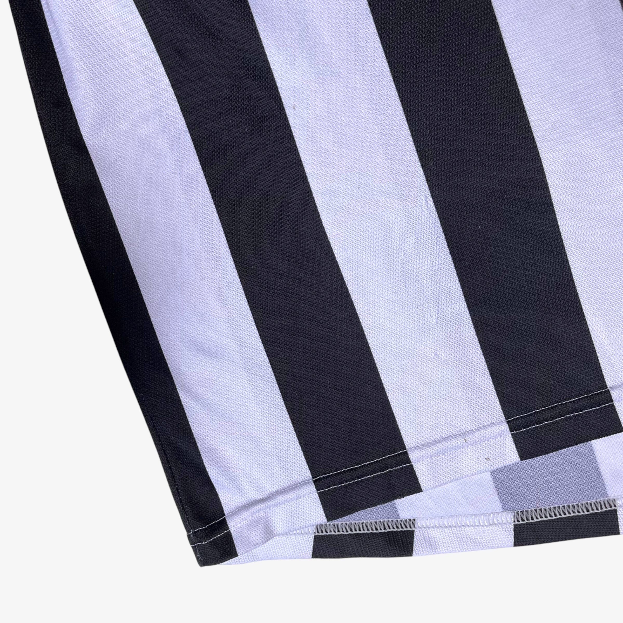Lotto Sport Vintage Lotto Juventus 2001 Champions League Football Jersey Size US L / EU 52-54 / 3 - 10 Thumbnail