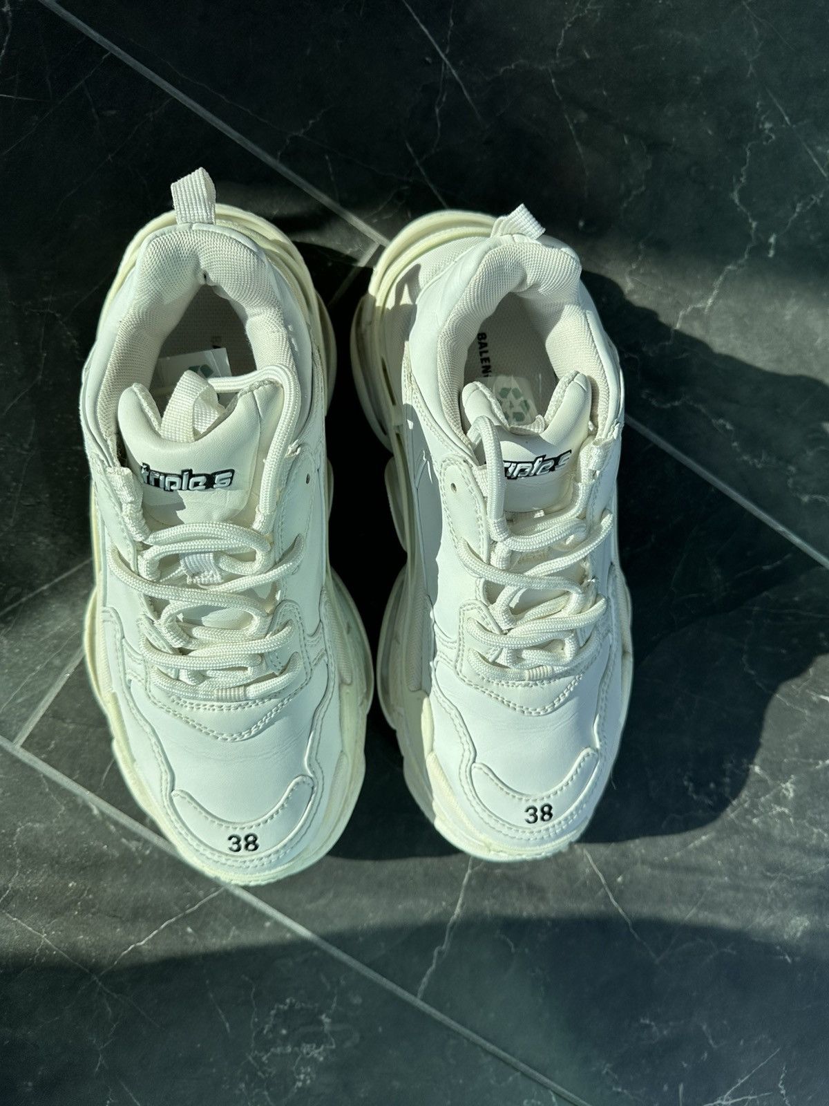 Balenciaga Balenciaga Triple S Sneakers Size US 8 / IT 38 - 2 Thumbnail