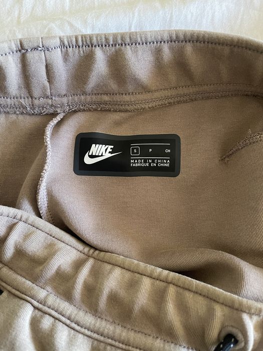 Nike Nike tech fleece sweatpants / joggers size small - khaki | Grailed