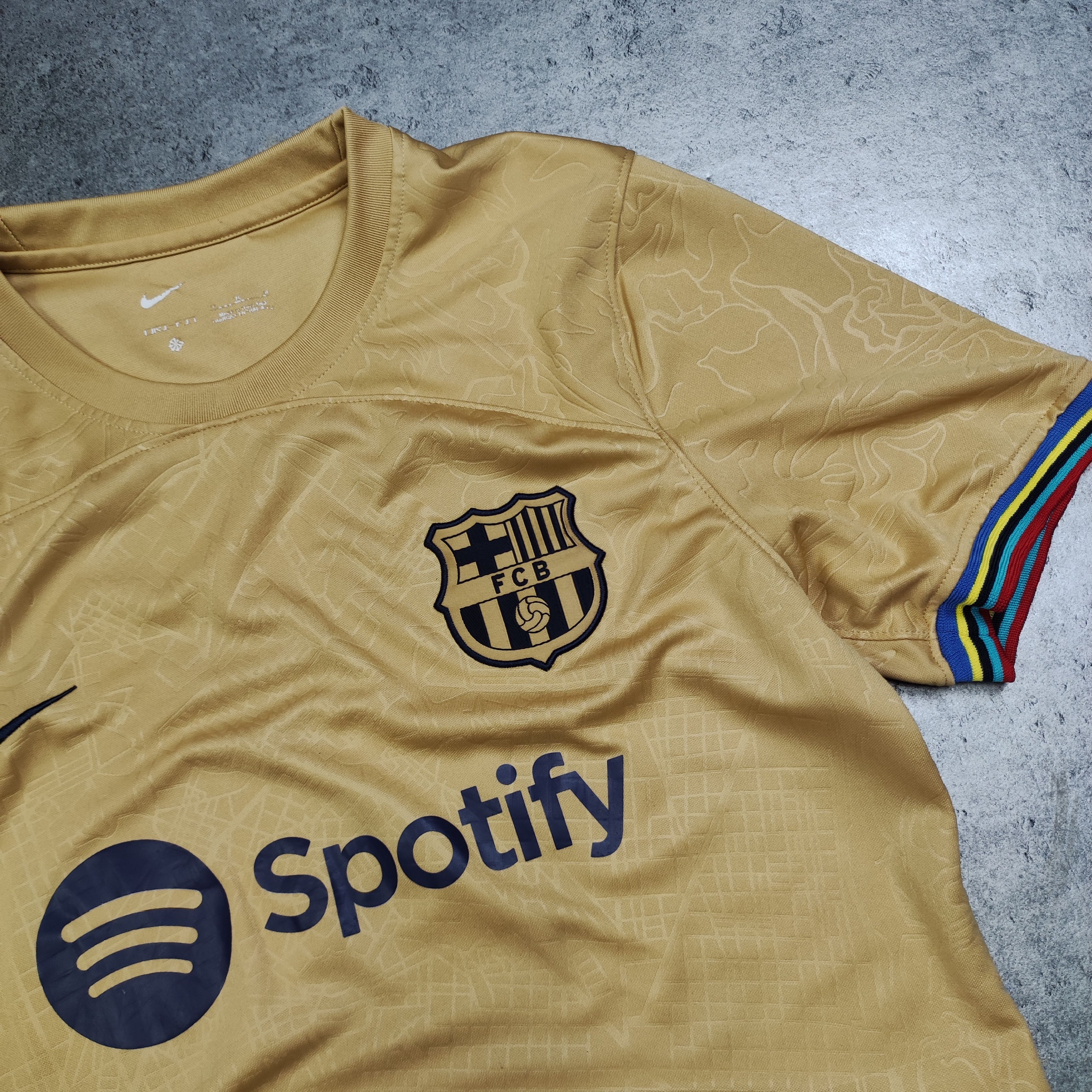 Nike RARE FC Barcelona Away 2022 Gold Spotify Football Jersey Size US M / EU 48-50 / 2 - 4 Thumbnail