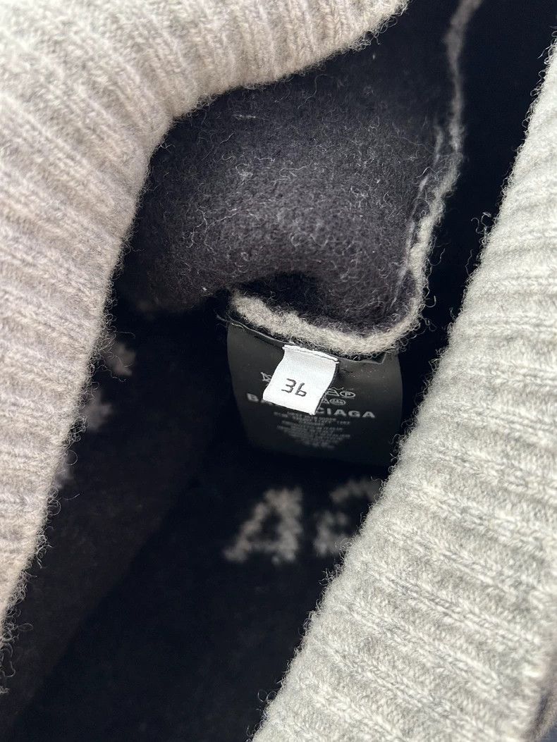 Balenciaga Balenciaga size 36 Sweater with gray bullet screen logo swe Size US M / EU 48-50 / 2 - 5 Thumbnail