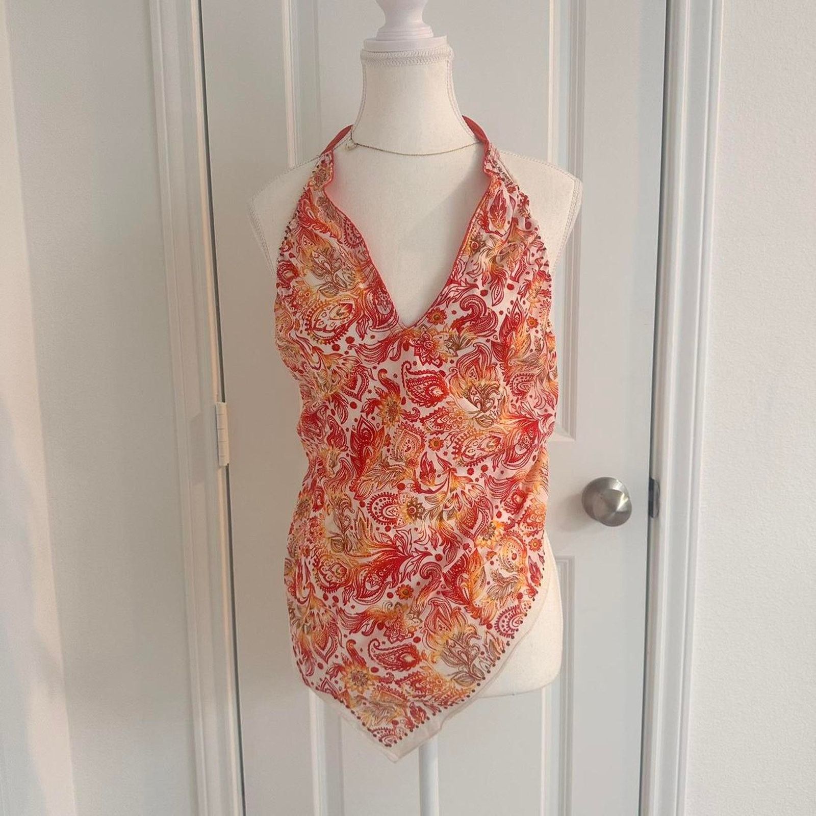 Other Patterned Halter V Neck Plunging Chest Area Women’s Size L Size L / US 10 / IT 46 - 1 Thumbnail