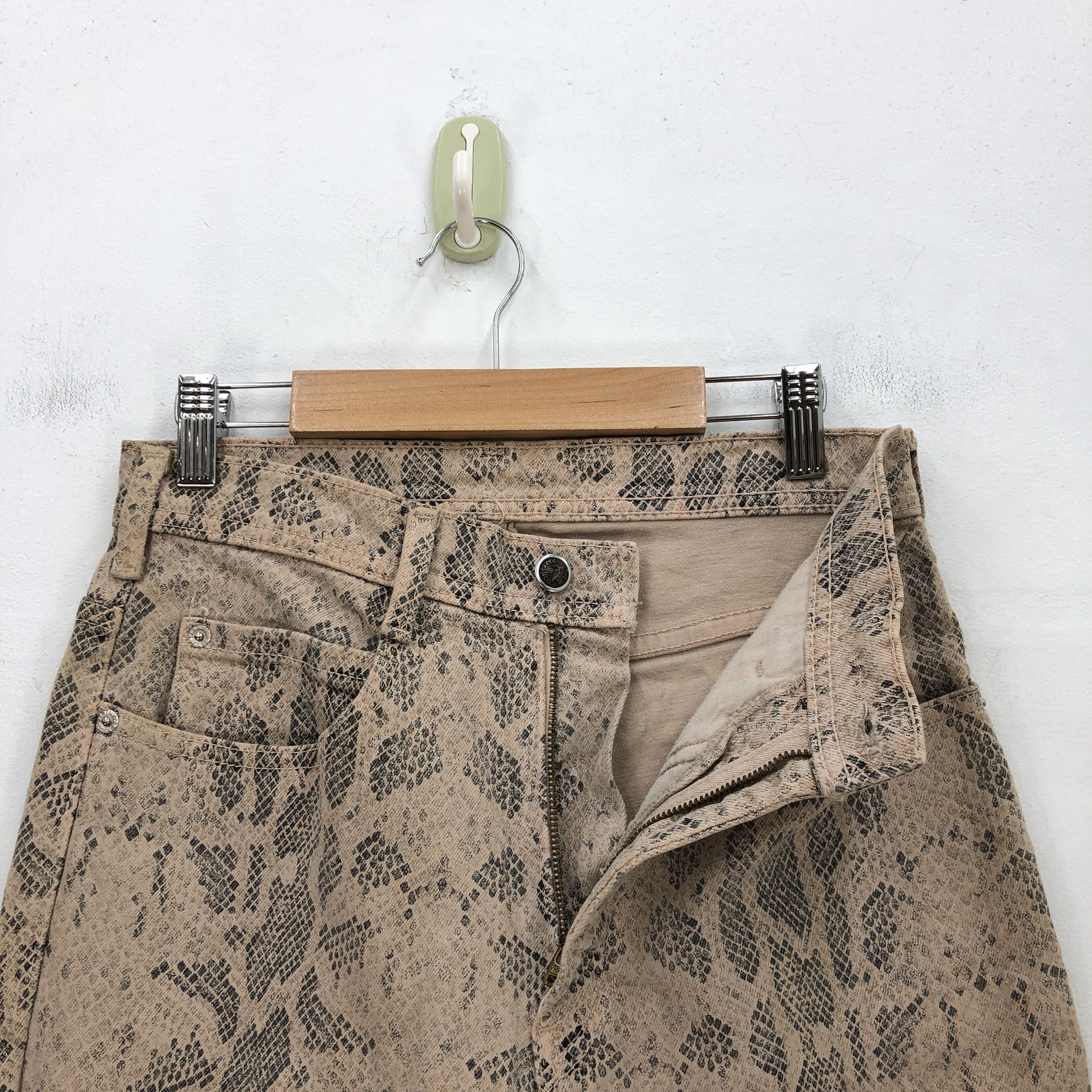 Japanese Brand Vintage Snake Skin Jeans Canadian Snake Skin Denim Pants Size 26" / US 2 / IT 38 - 5 Thumbnail