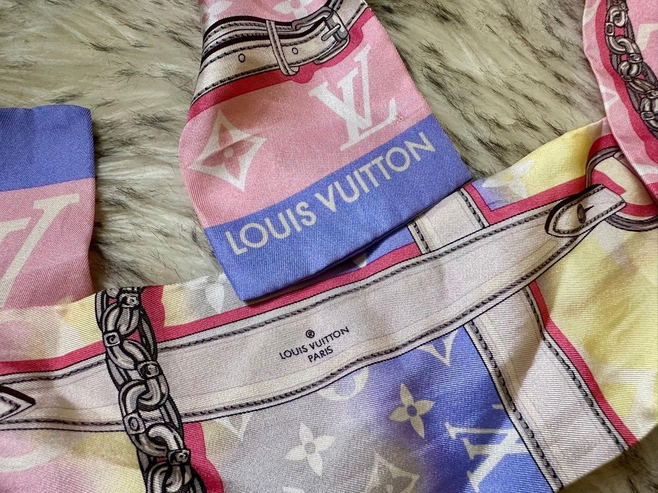 Louis Vuitton Authentic Louis Vuitton Silk Escale Confidential Bandeau Size ONE SIZE - 4 Thumbnail