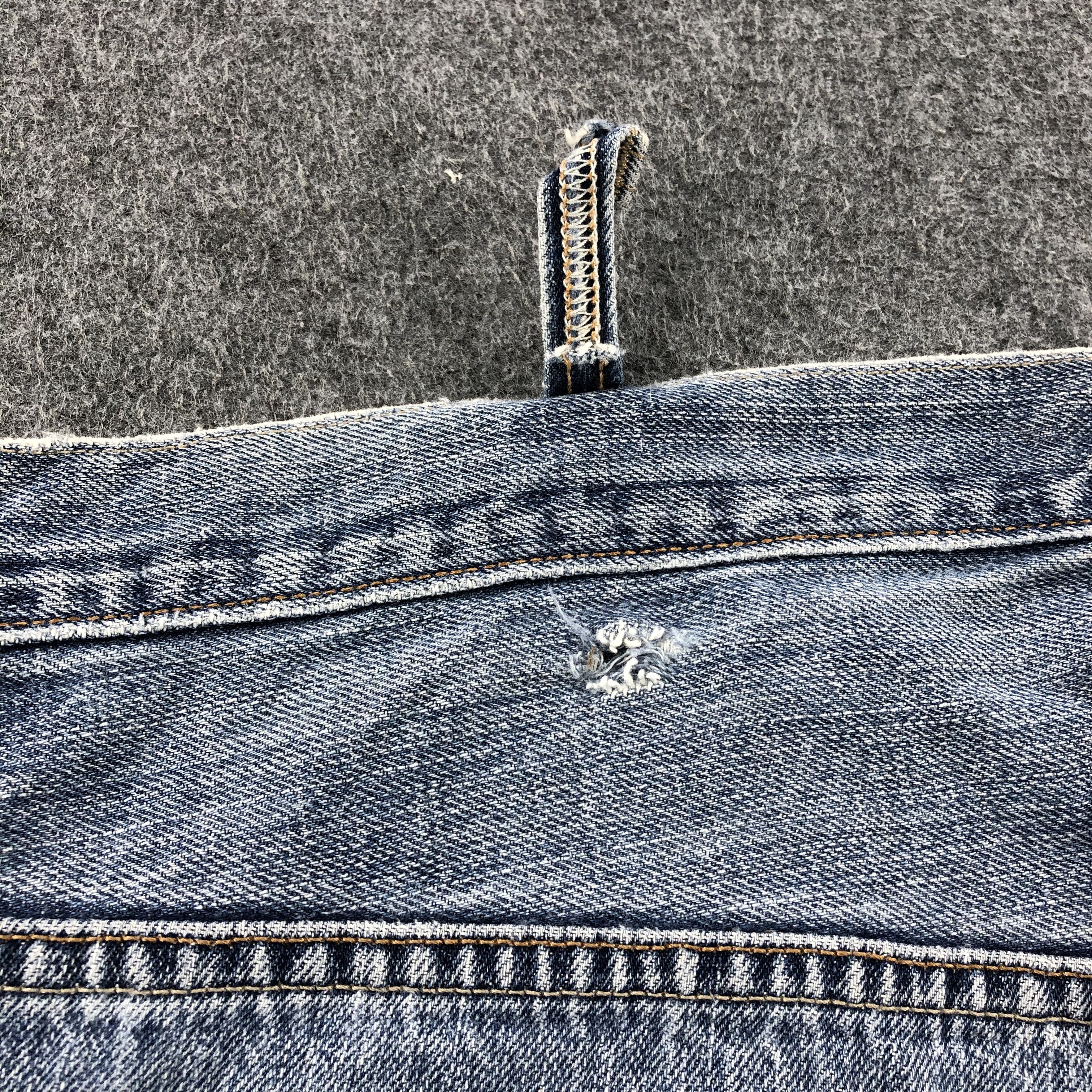 Levi's × Vintage Vintage Light Wash Levis 559 Denim Jeans-JM989 Size US 37 - 6 Thumbnail