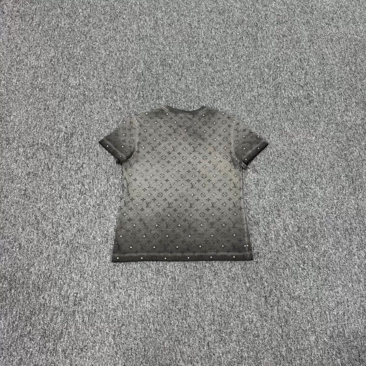 Louis Vuitton LV 26 New Beaded Monogram Distressed Short Tee XS Size XS / US 0-2 / IT 36-38 - 2 Thumbnail