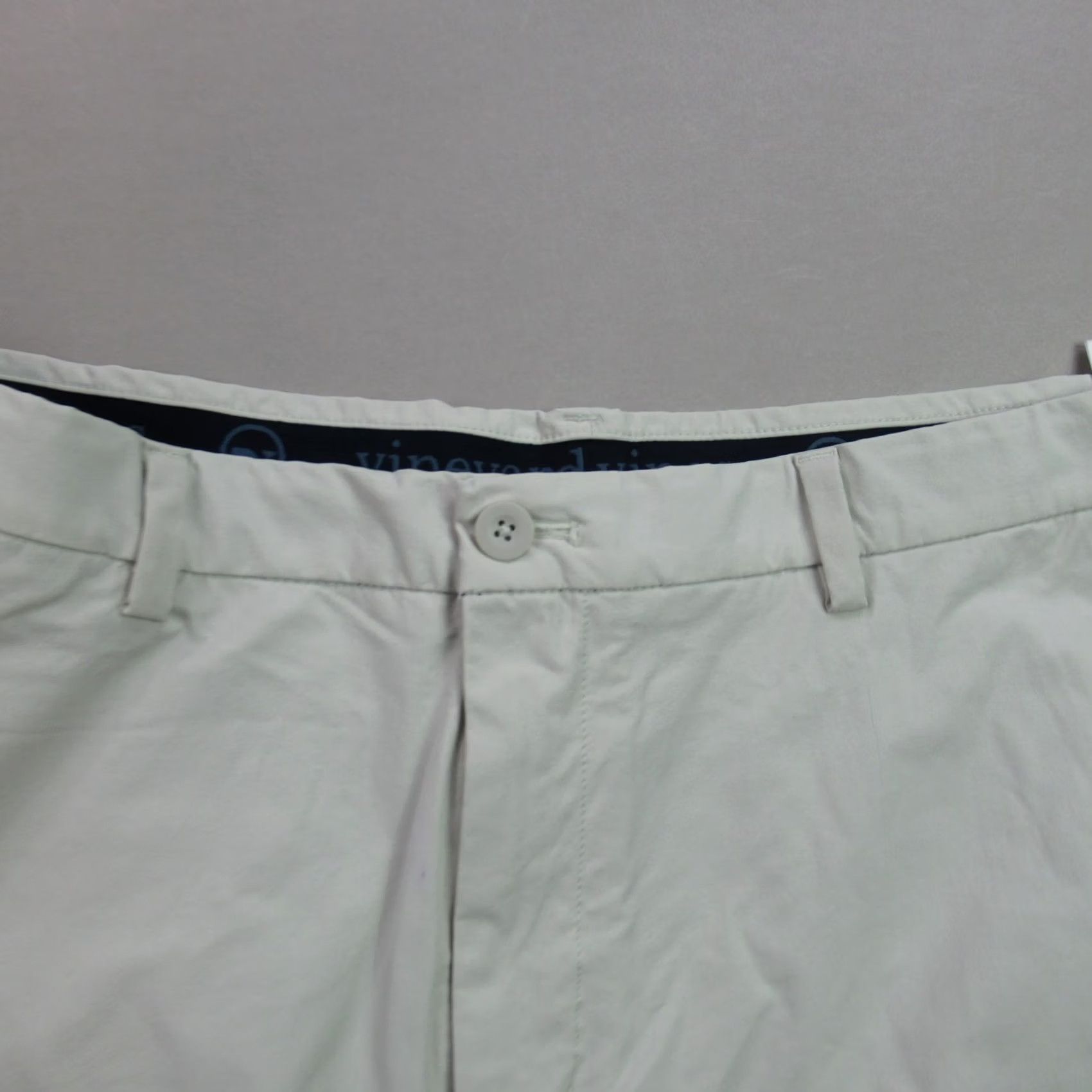 Vineyard Vines Vineyard Vines Shorts Mens 38 White Chino Pockets Hiking Lightweight Shirt Pocket? Size US 38 / EU 54 - 2 Thumbnail