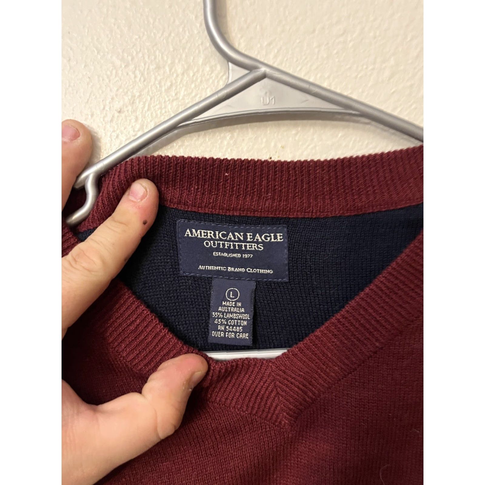 American Eagle Outfitters American Eagle Outfitters Sweater Long Sleeve V Neck Size L Burgundy Lambswool Size US L / EU 52-54 / 3 - 3 Thumbnail