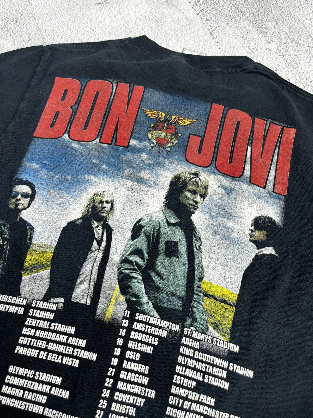 Band Tees Bon Jovi T-Shirt Black vintage 2008 size XL Size US M / EU 48-50 / 2 - 10 Thumbnail