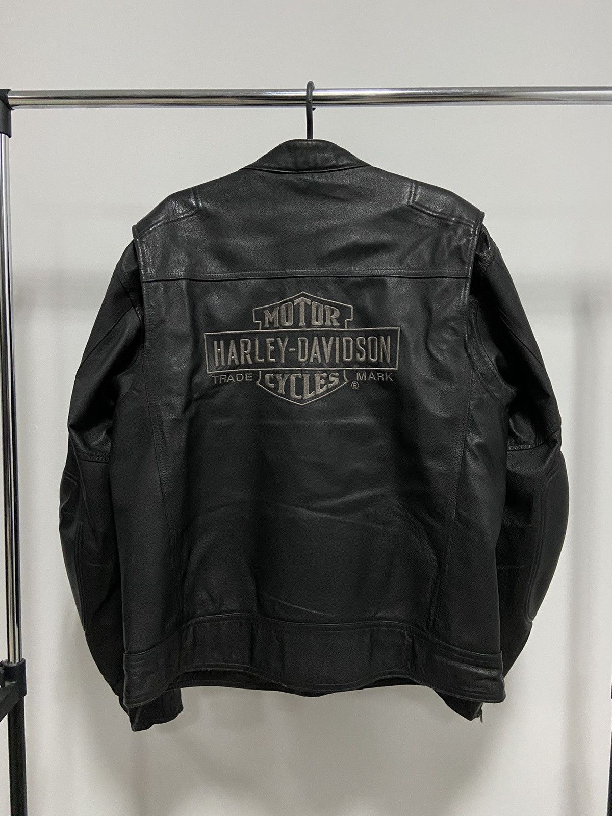Harley Davidson × Vintage Harley Davidson leather jacket big logo moto vintage biker Size US L / EU 52-54 / 3 - 1 Thumbnail