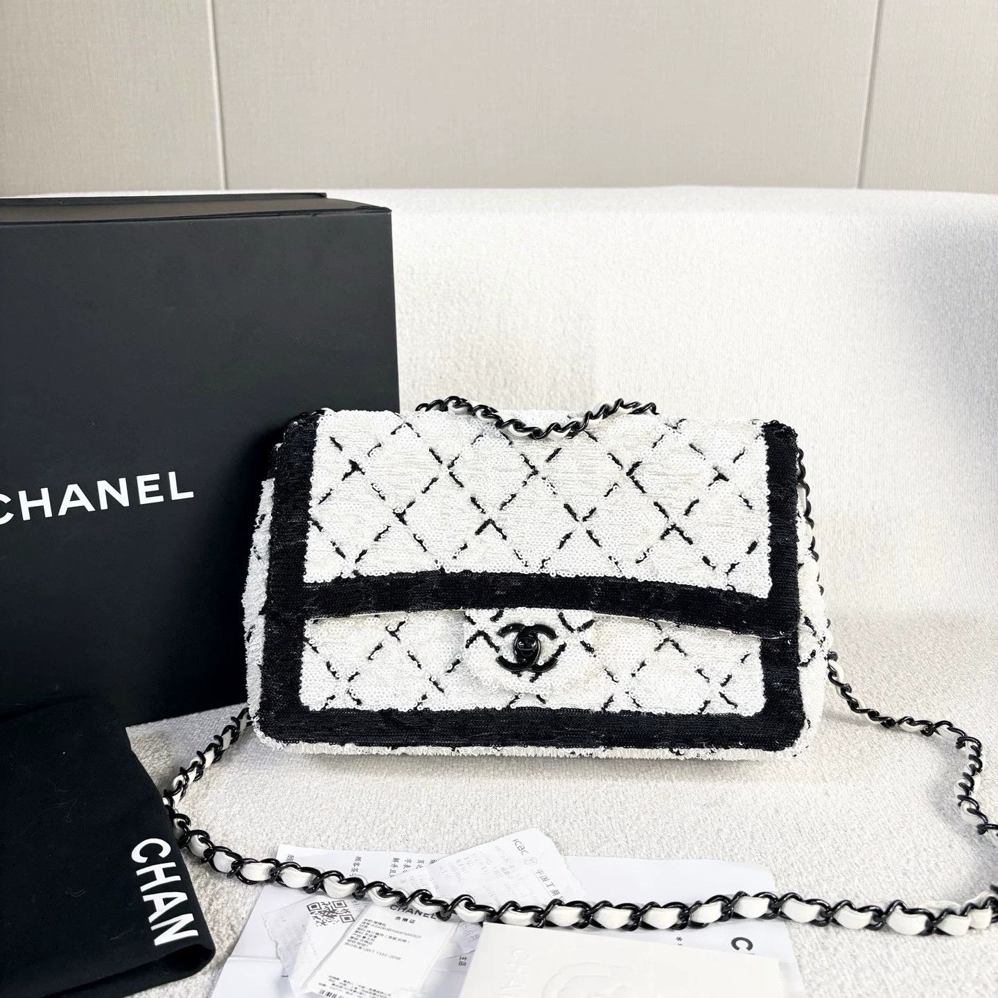 Chanel Pre-loved Bag Very good condition Size ONE SIZE - 1 Thumbnail