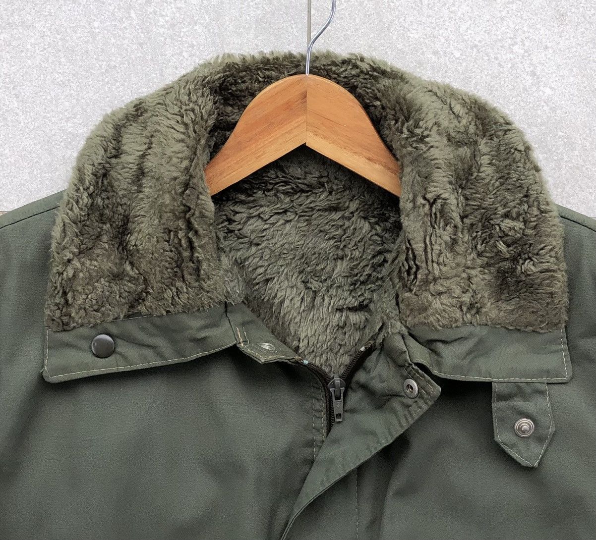 Vintage Vintage 70s Military B-10 Sherpa Flight Bomber Jacket Size US M / EU 48-50 / 2 - 12 Thumbnail