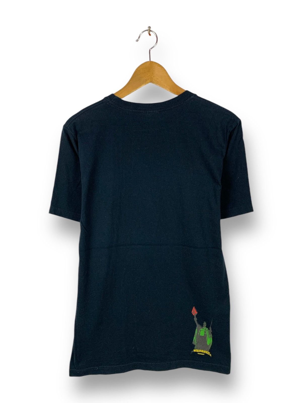 Vintage Steals! Vintage Y2K Volcom Hawaii Skate Surf Tee Punk Size US S / EU 44-46 / 1 - 2 Thumbnail