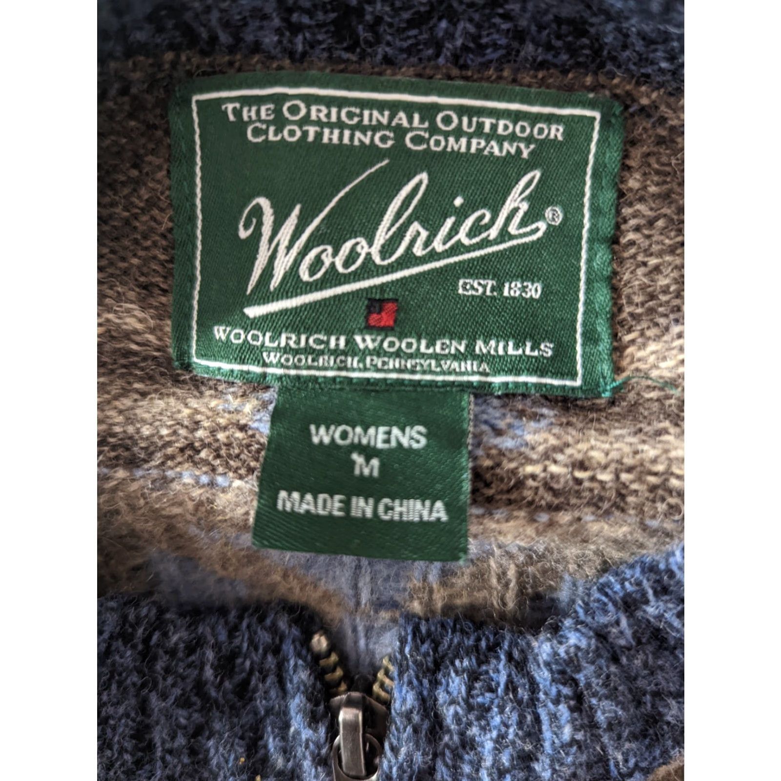 Vintage VINTAGE Woolrich Sweater, 100% Wool, Blue, Aztec/Pullover, M, Womens, 90s, Casual, Heavyweight, Knit, Long Puff Sleeve, Mock Neck, Straight Hem Size M / US 6-8 / IT 42-44 - 4 Thumbnail