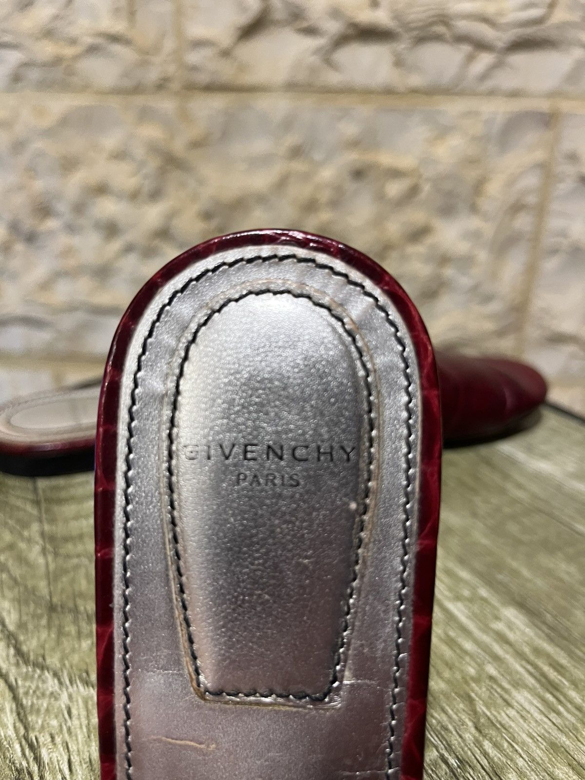 Givenchy Givenchy Bedford Flat Mules in Crocodile-Effect Leather Size US 7 / IT 37 - 5 Thumbnail