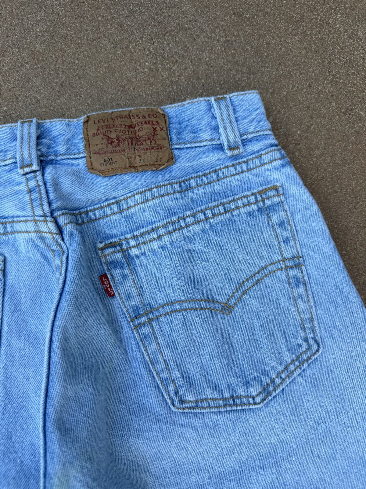 Levi's Vintage 90s Levi’s 501xx Student Fit Faded Denim Jeans 28x31 Size 28" / US 6 / IT 42 - 7 Thumbnail