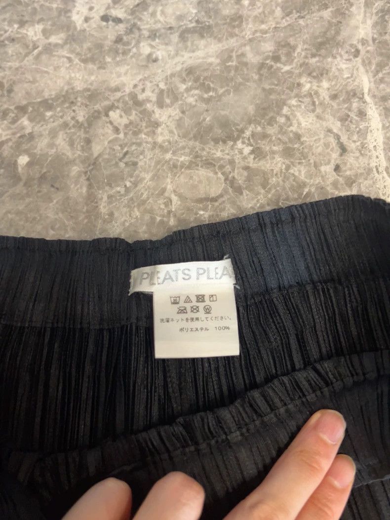 Issey Miyake Issey Miyake size:3 Black pleated trousers Size 23" - 2 Thumbnail