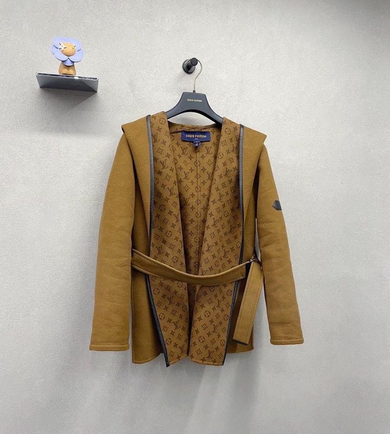 Louis Vuitton Louis Vuitton Solid Logo lace-up coat 2504-Nextarrow Size XS / US 0-2 / IT 36-38 - 3 Thumbnail