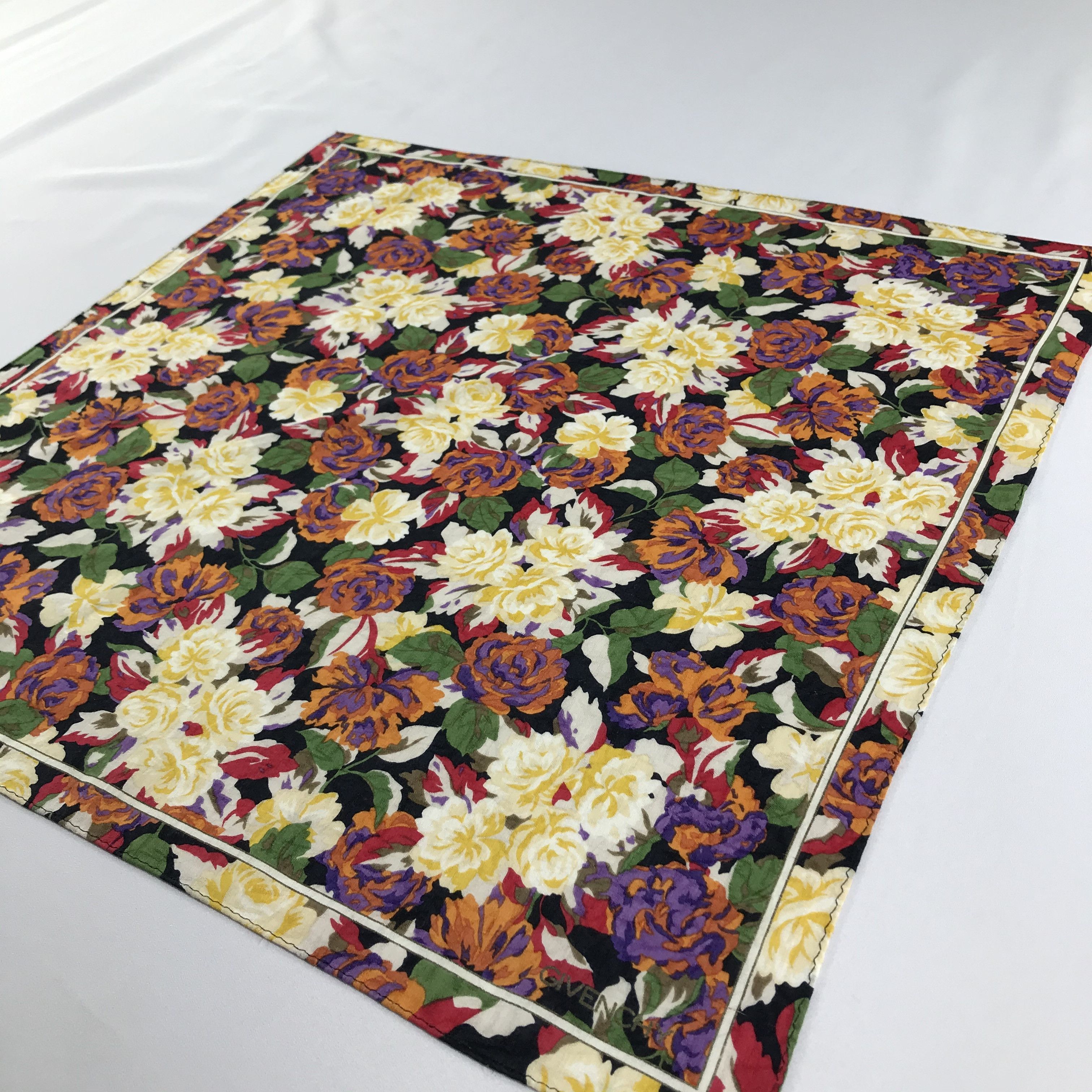 Givenchy Givenchy Floral Handkerchief Neckerchief Bandana H820 Size ONE SIZE - 4 Thumbnail