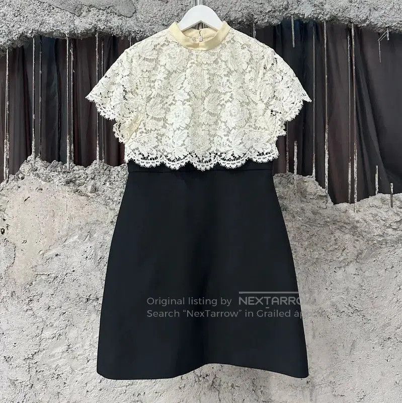 Valentino Valentino Color-Blocked Short Sleeve A-Line Dress . Size XXS / US 00 / IT 34 - 1 Thumbnail
