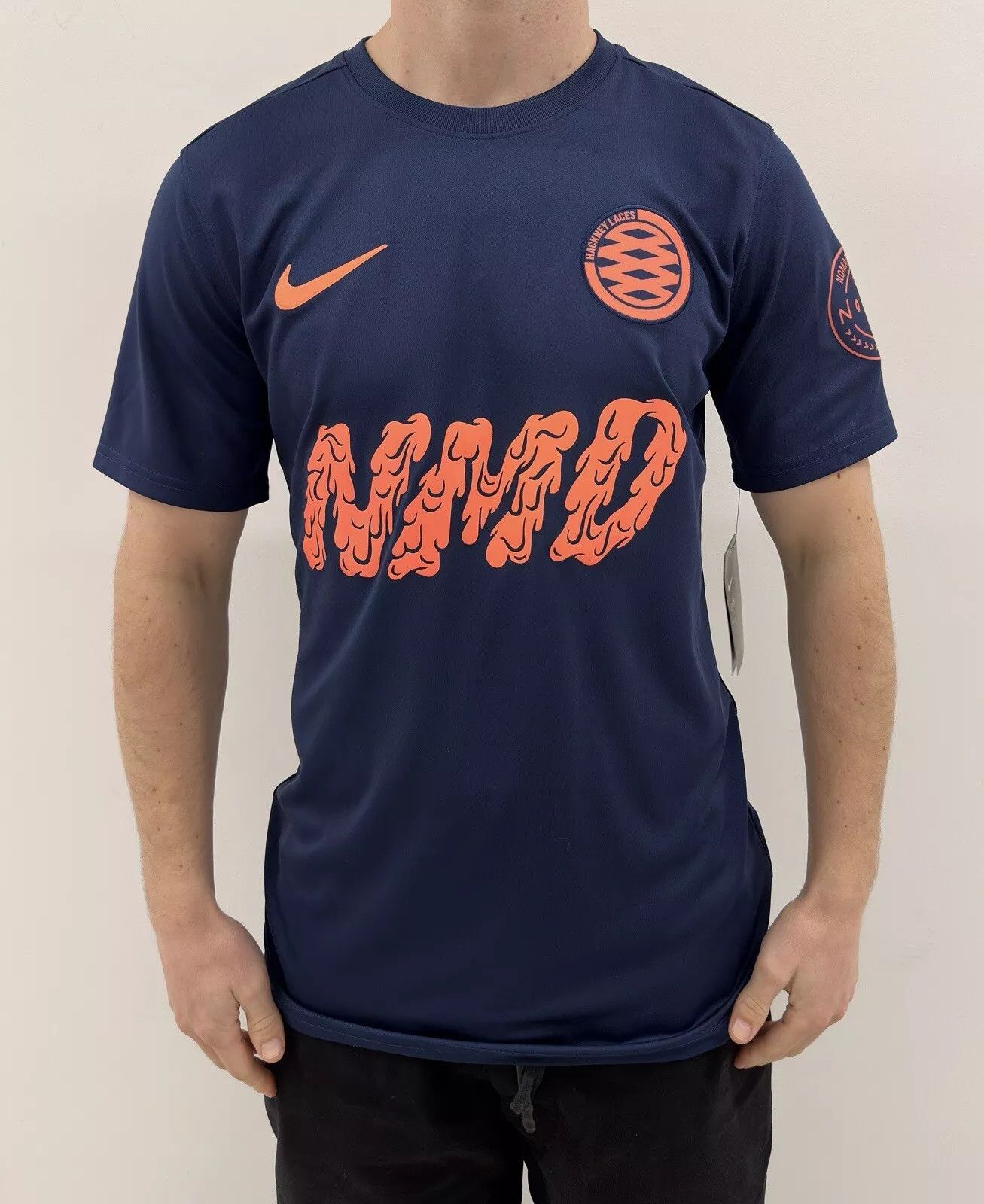 Nike HACKNEY LACES WOMENS SOCCER LONDON NIKE SHIRT FOOTBALL KIRBY Size US M / EU 48-50 / 2 - 1 Thumbnail