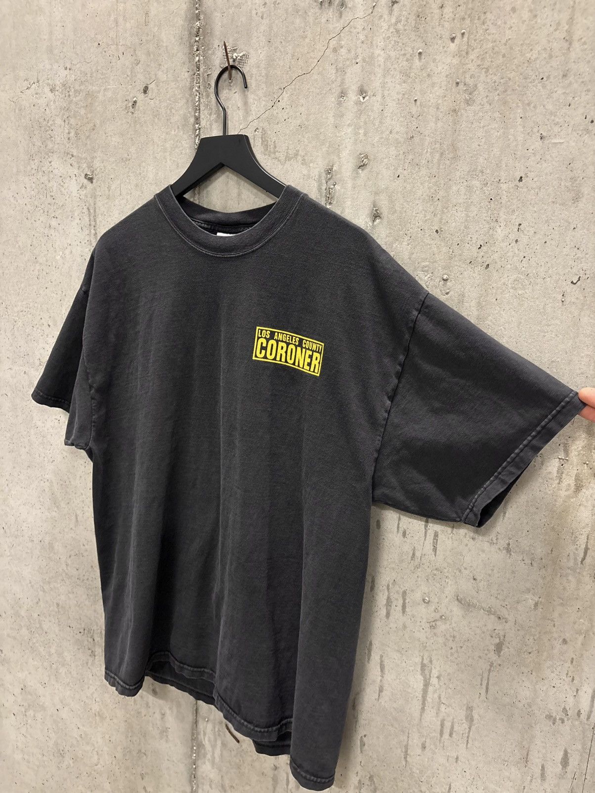 Vintage Vintage LA Coroner Shirt Faded Distressed Grunge Band Size US XL / EU 56 / 4 - 2 Thumbnail