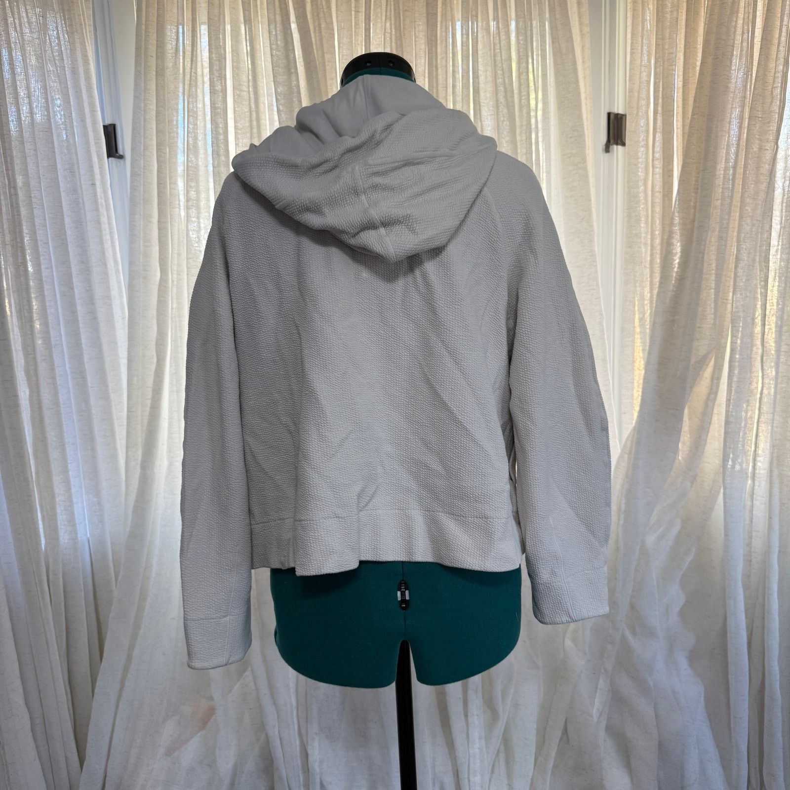 Lululemon Lululemon Gray Textured Half-Zip Hoodie | Sz 6 Size M / US 6-8 / IT 42-44 - 6 Thumbnail