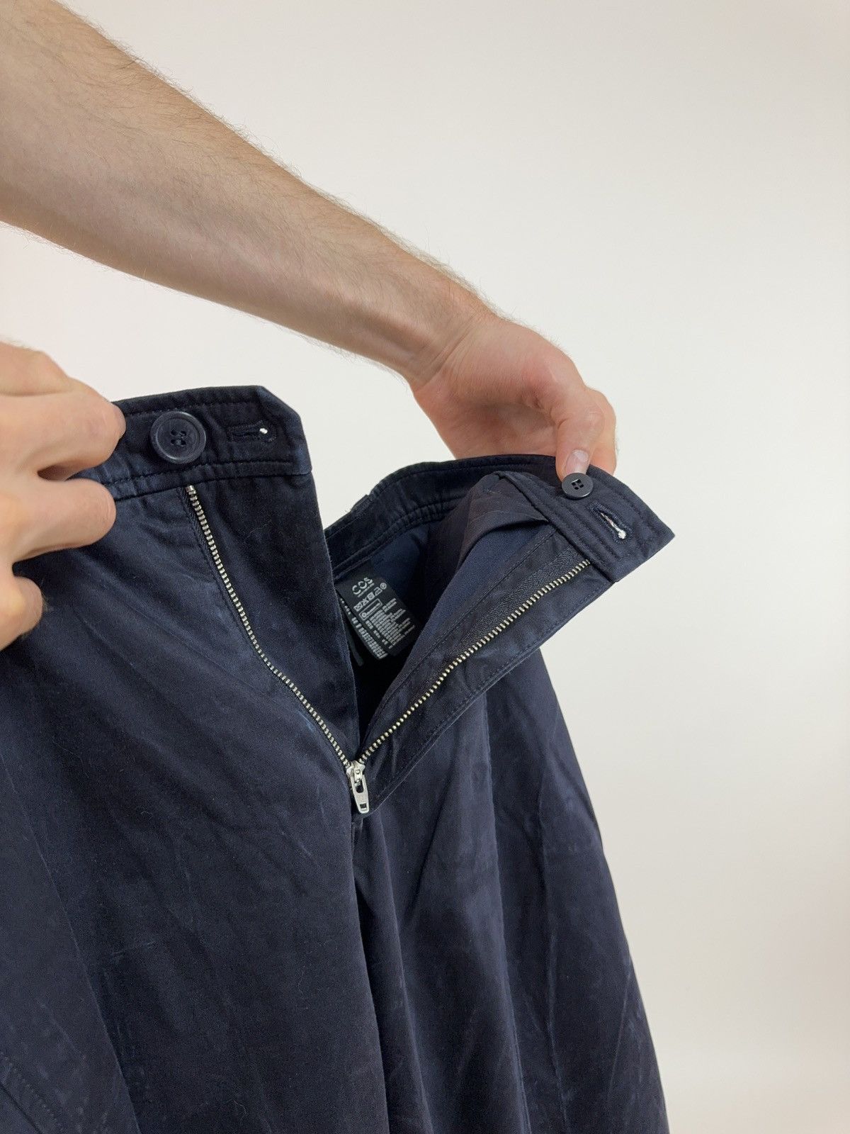 Cos × Japanese Brand COS pleated Trousers pants Womens size EUR 46 Size 30" / US 8 / IT 44 - 7 Thumbnail