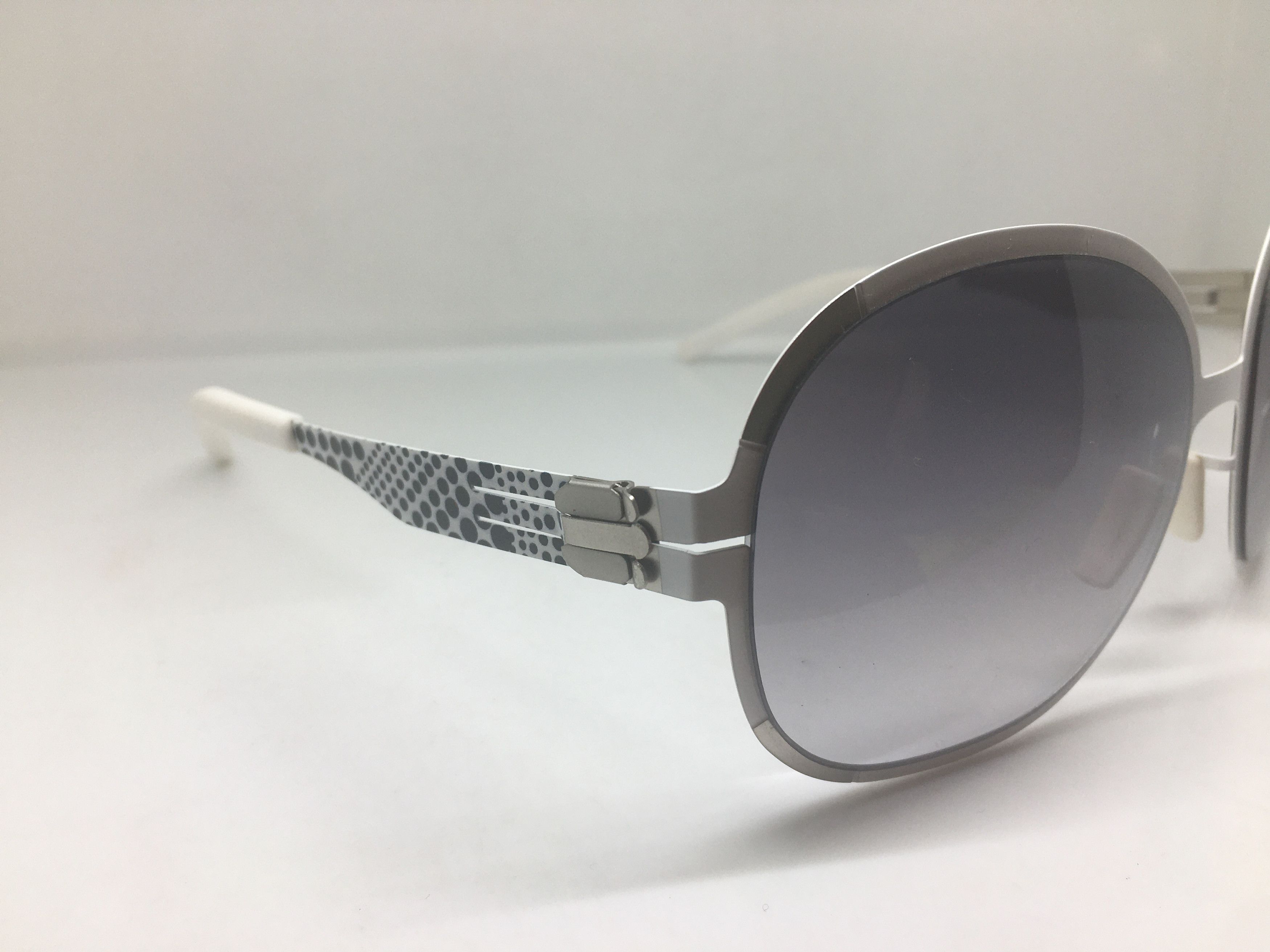 Other AC Berlin White Round Oversize Sunglasses Frame Size ONE SIZE - 2 Thumbnail