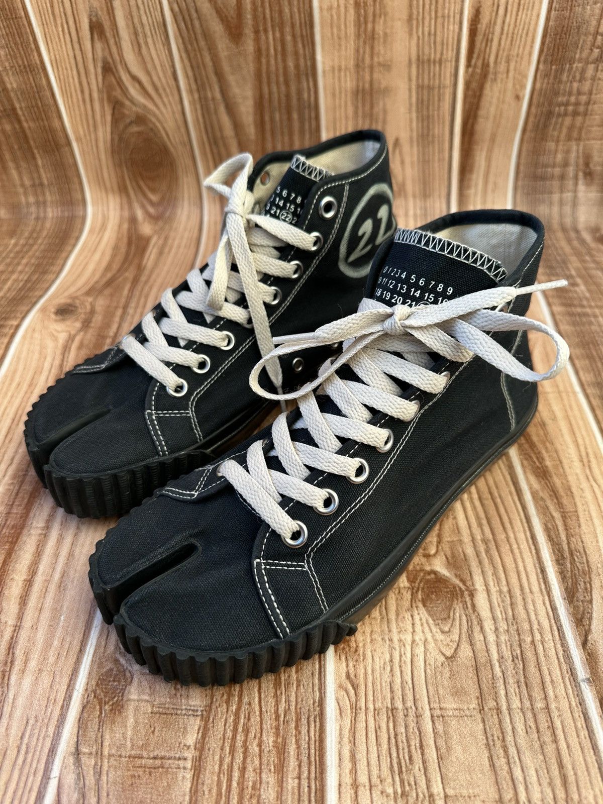 Maison Margiela Maison margiela Tabi Canvas Hightop Black Sneaks 22. Size US 8 / IT 38 - 1 Thumbnail