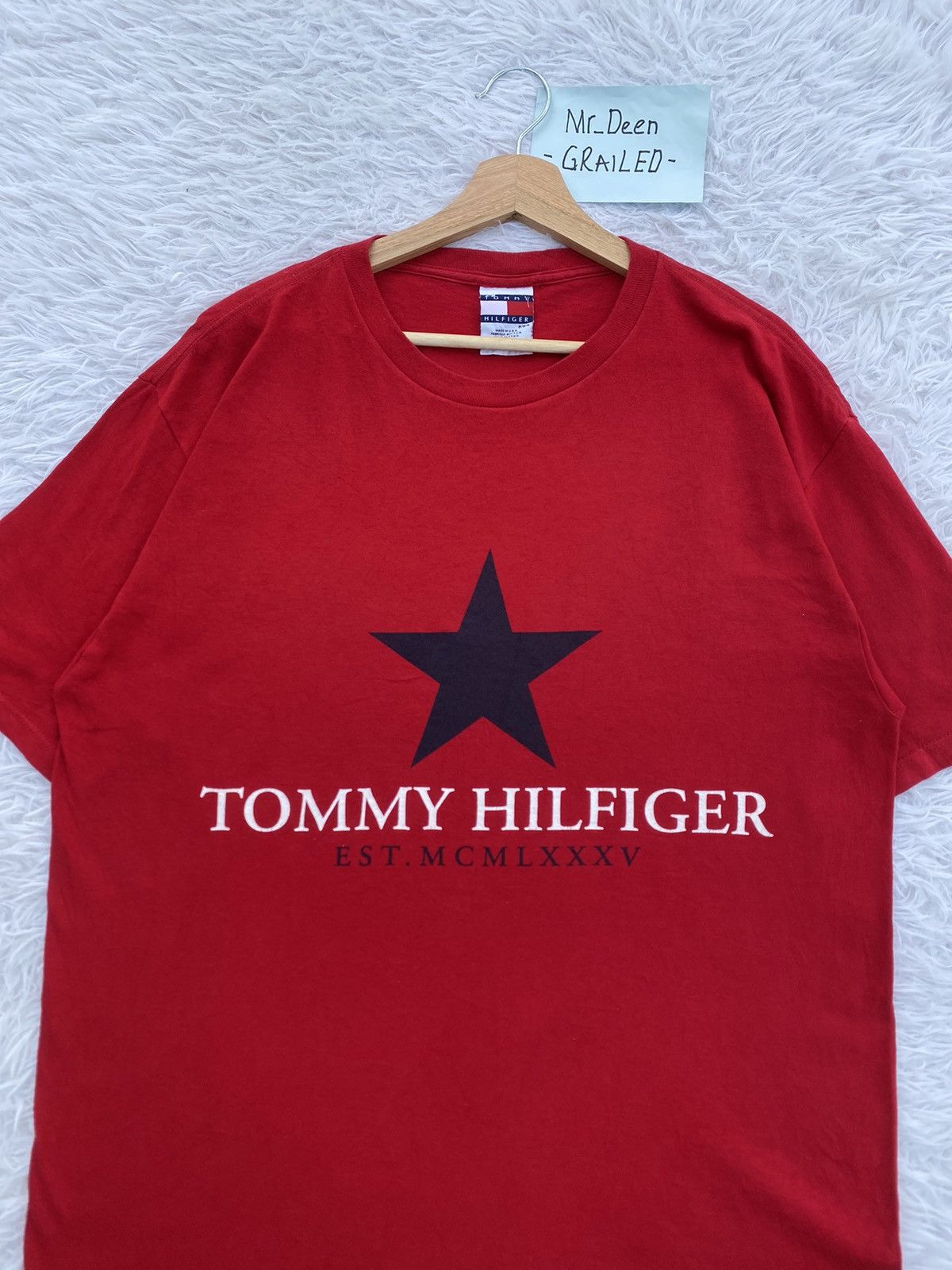Tommy Hilfiger Rare Vintage Tommy Hilfiger Big Logo Spellout Tshirt Size US L / EU 52-54 / 3 - 1 Thumbnail