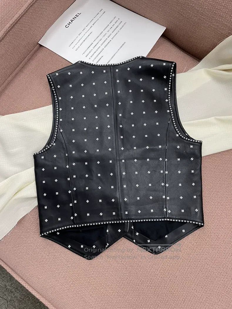 Chanel Chanel Black full logo full double C leather vest jacket Size XXS / US 00 / IT 34 - 3 Thumbnail