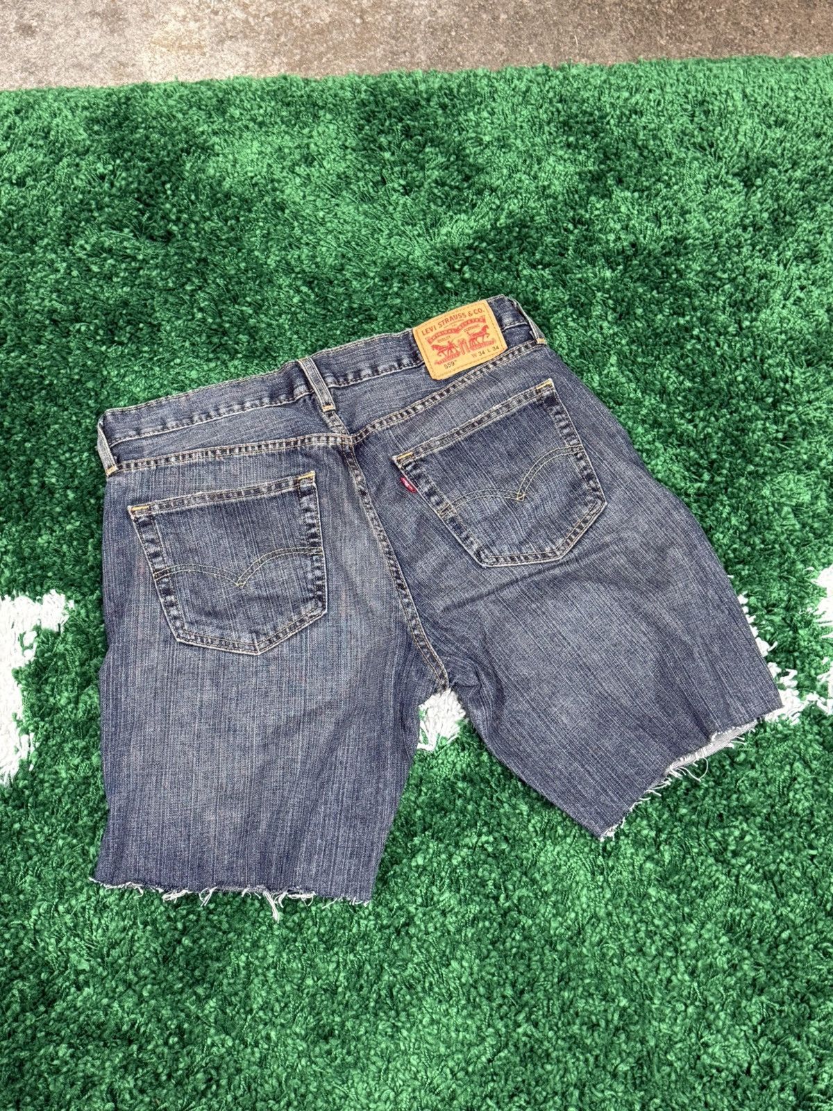 Levi's Levi's 559 Denim Cut Off Raw Hem Tab Jean Shorts Sz. 34 Size US 34 / EU 50 - 1 Thumbnail