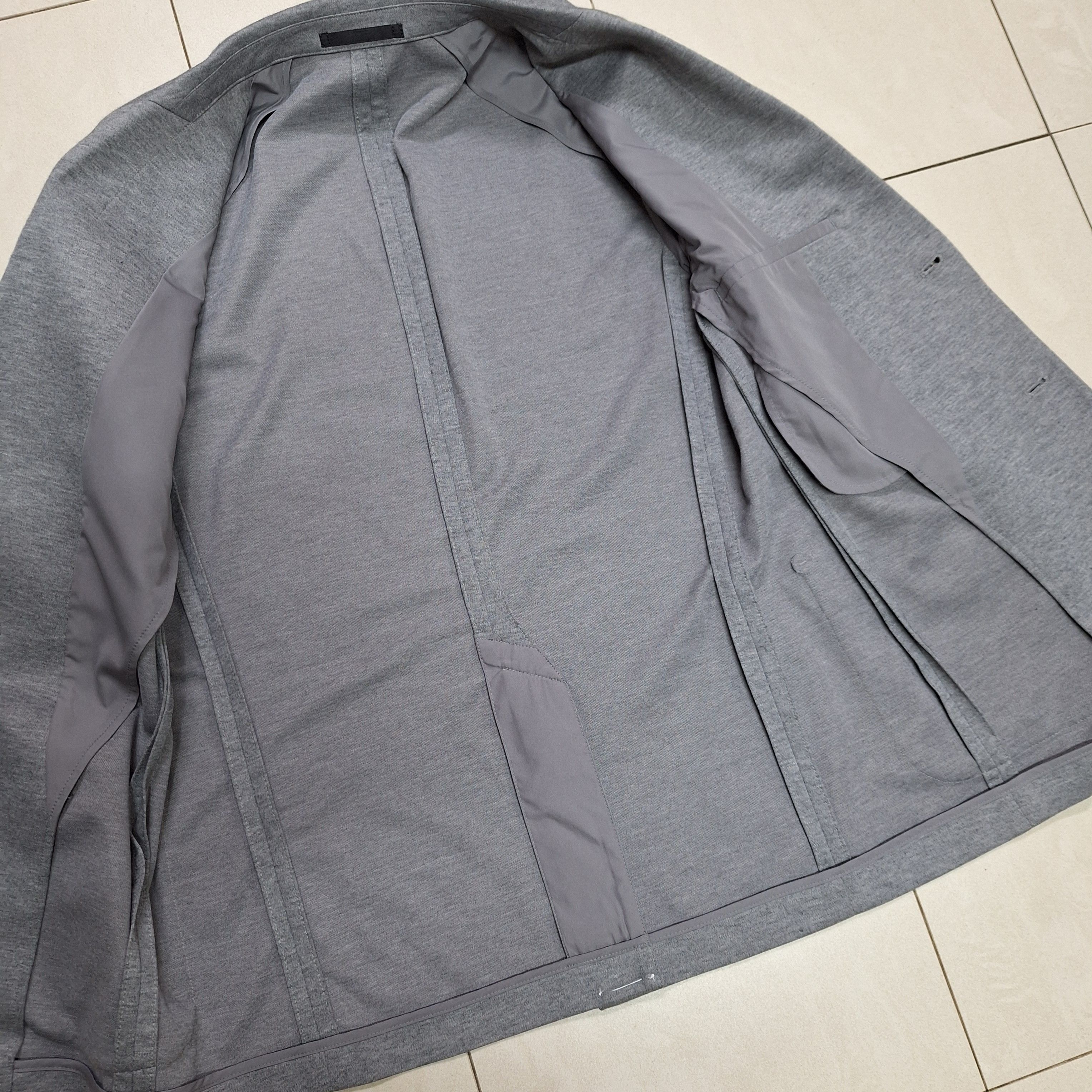 Uniqlo Uniqlo Comfort Light Jacket/Blazer Size US S / EU 44-46 / 1 - 5 Thumbnail
