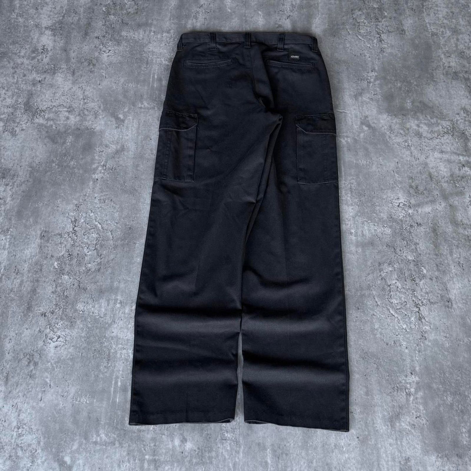 Japanese Brand × Vintage Vintage Y2K Carhartt Style Tonal Black Technical Cargo Pants Size US 31 - 2 Thumbnail