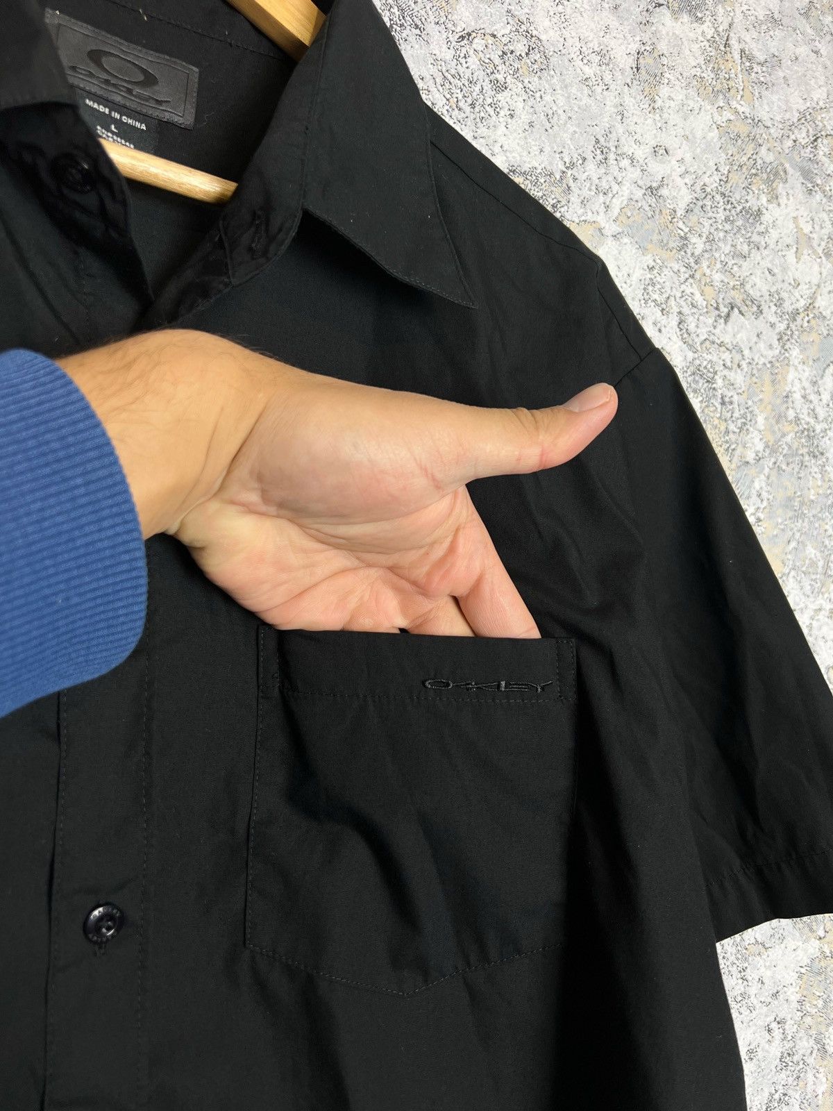 Oakley Vintage Oakley Button Up Shirt Black Man’s Size US M / EU 48-50 / 2 - 2 Thumbnail