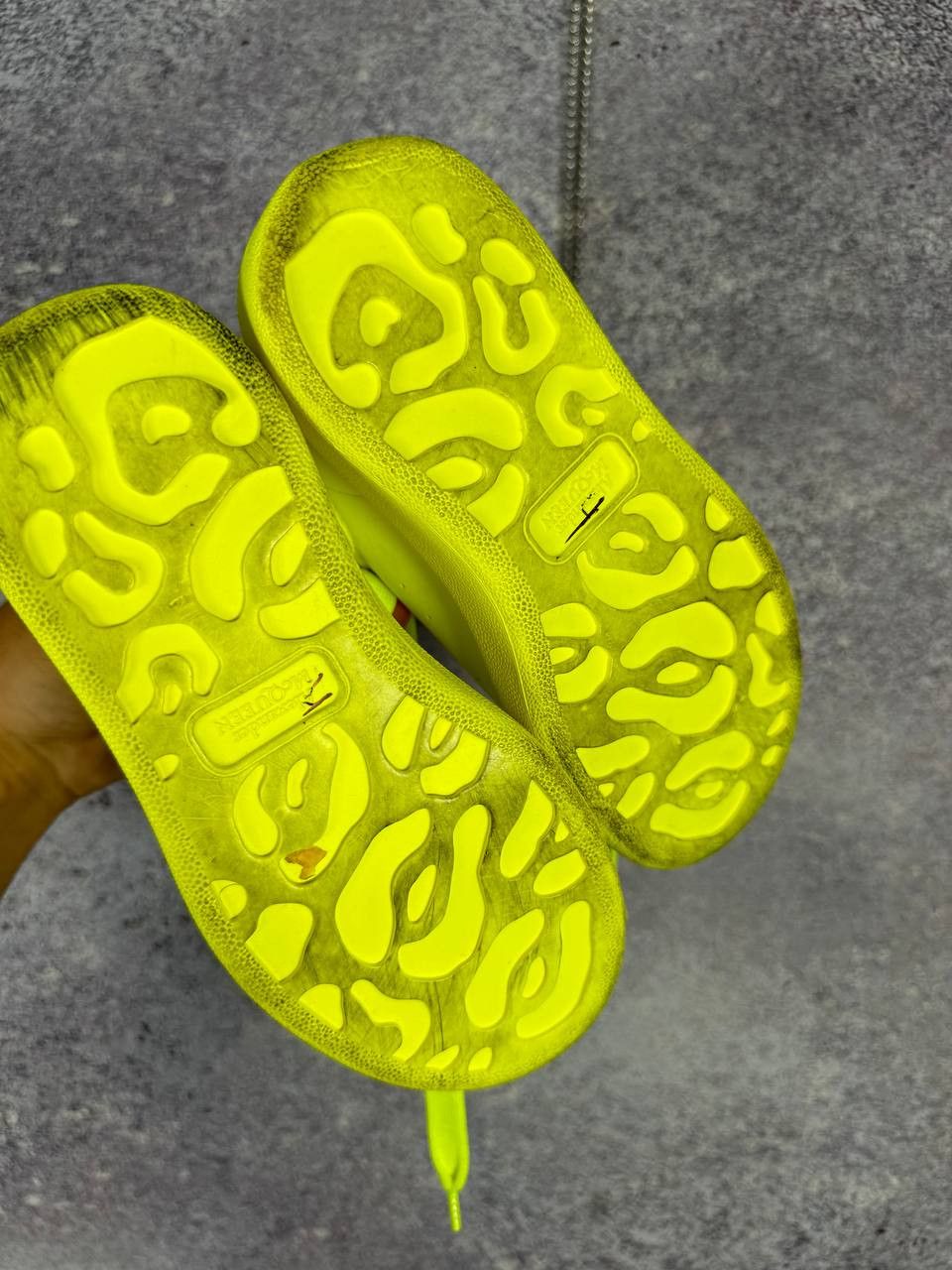 Alexander McQueen Alexander McQueen Oversized Kid's Neon Green Sneakers 29 Sz Size US 4 / IT 34 - 9 Thumbnail